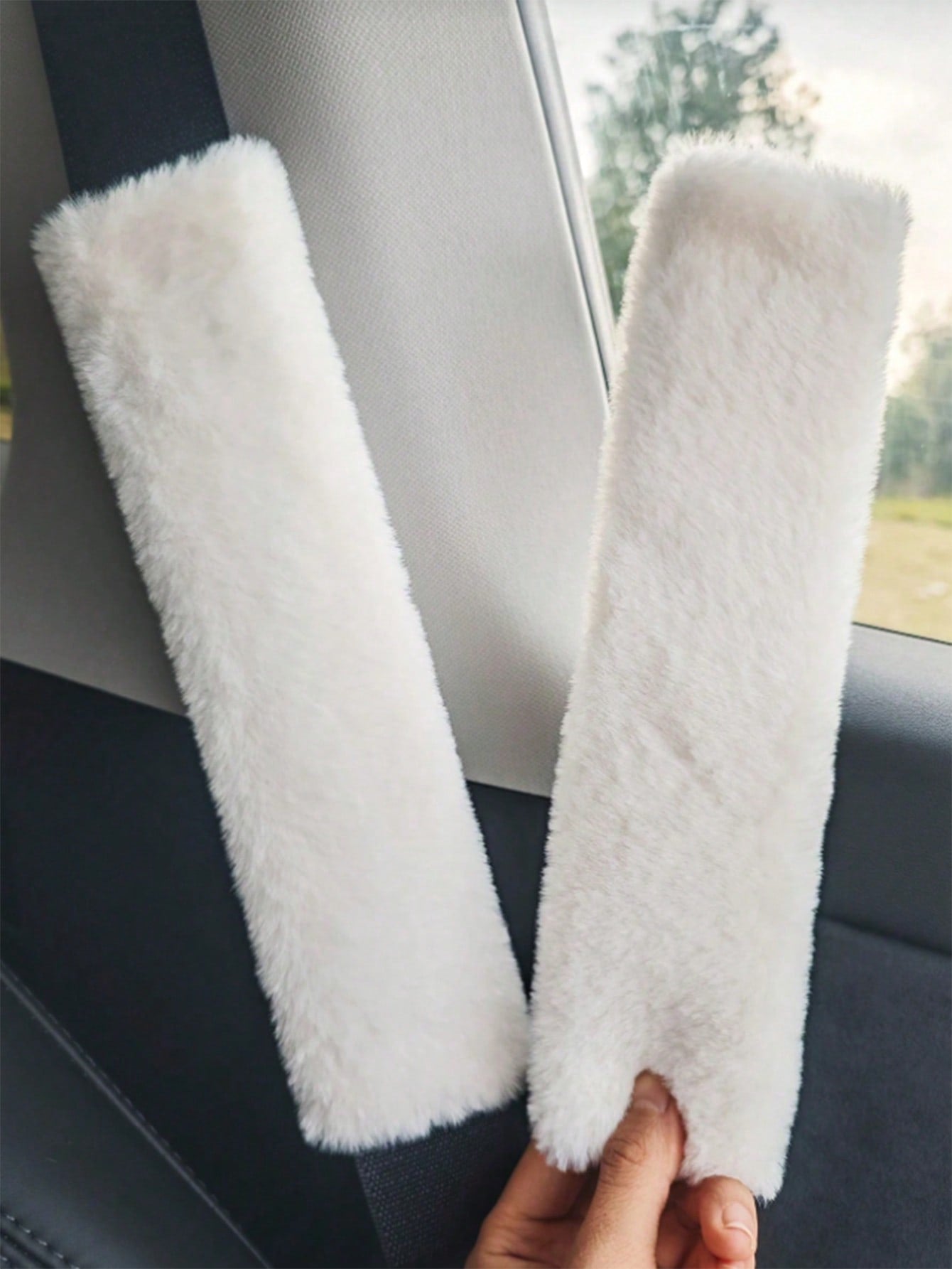 2 Packs Winter Warm Short Plush Shoulder Protectors, Warm Anti-Choke Seatbelt Covers, Car Accessories
