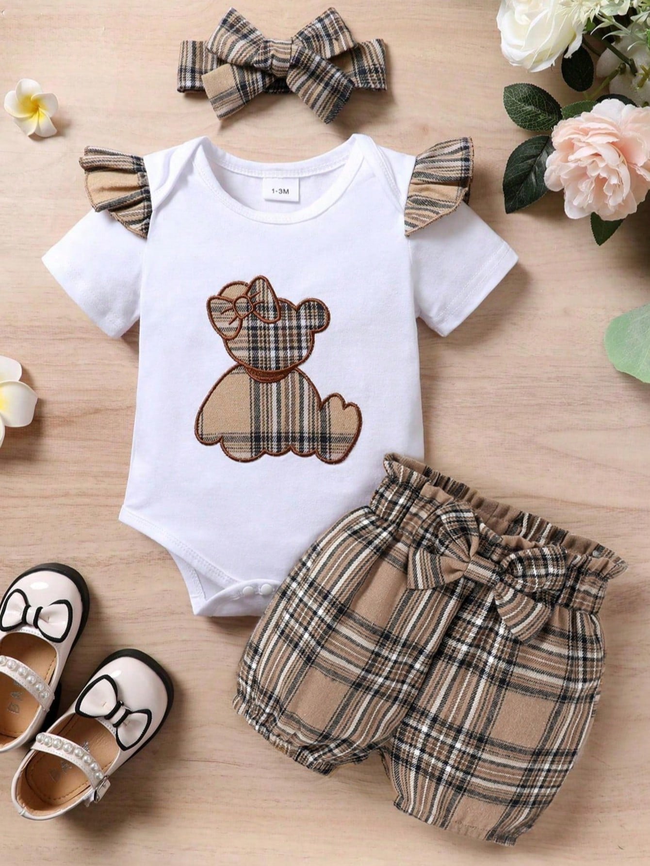 3pcs/Set Casual Sweet Elegant Cute Baby Girl Outfit Set, Soft & Comfortable, Cartoon Bear Embroidery Ruffled Romper And Plaid Sports Shorts With Headband