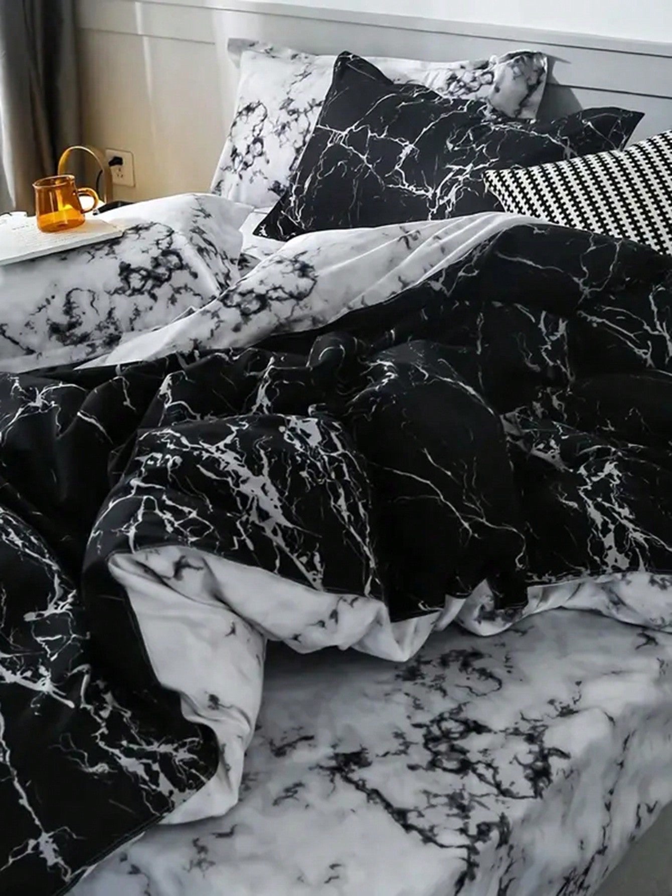 Marble Pattern Duvet Cover Set, Farmhouse Style Bedding 3 Pieces Set, Soft Double-Sided Black & White Duvet Cover, Abstract Marble Texture, Comforter Not Included