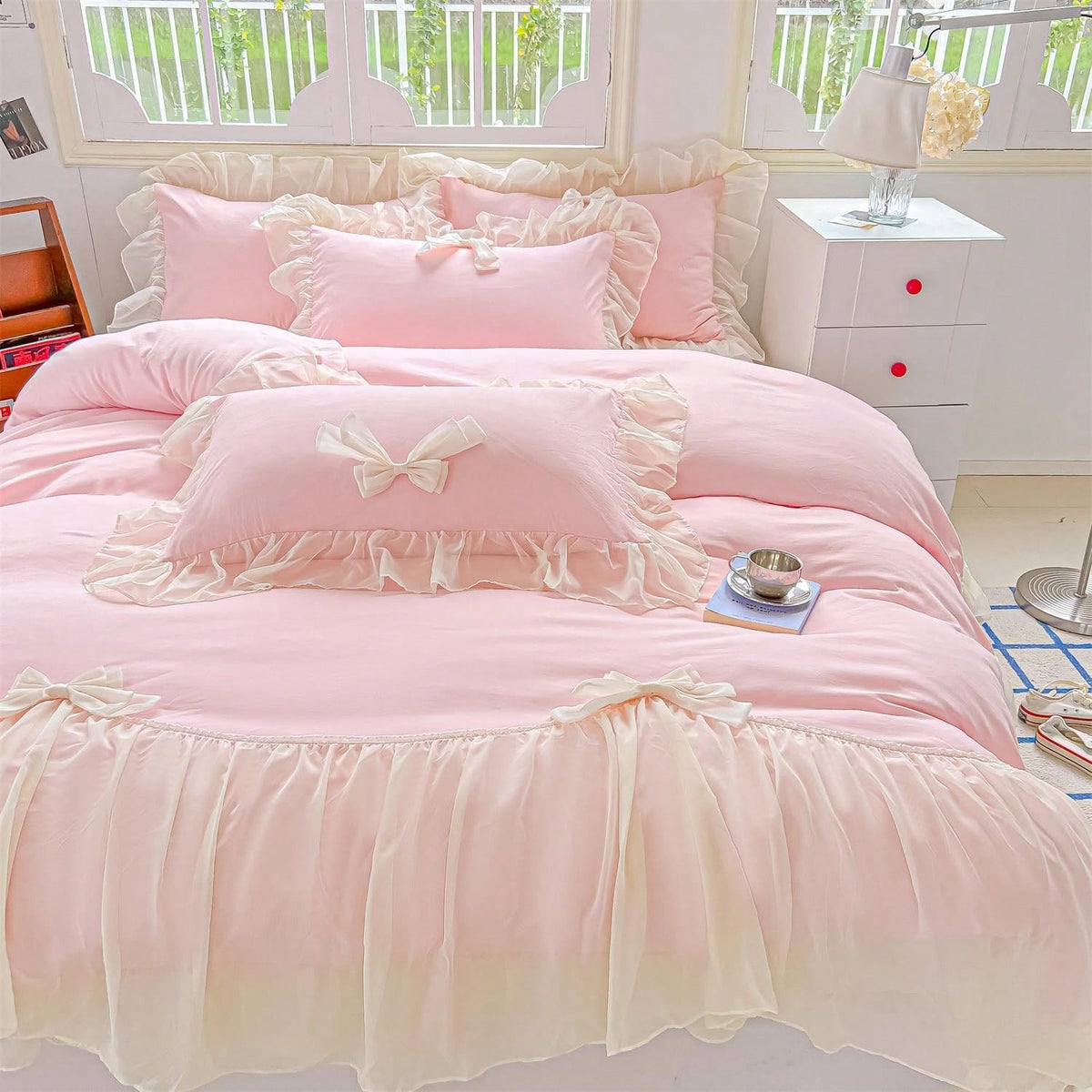 MOOWOO Chic Lace & Bow Comforter Set For Women| Ruffled Bedding Collection With Pillowcases| Home Elegance,Pink