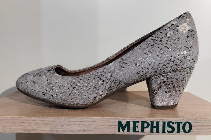 Women sample #3301