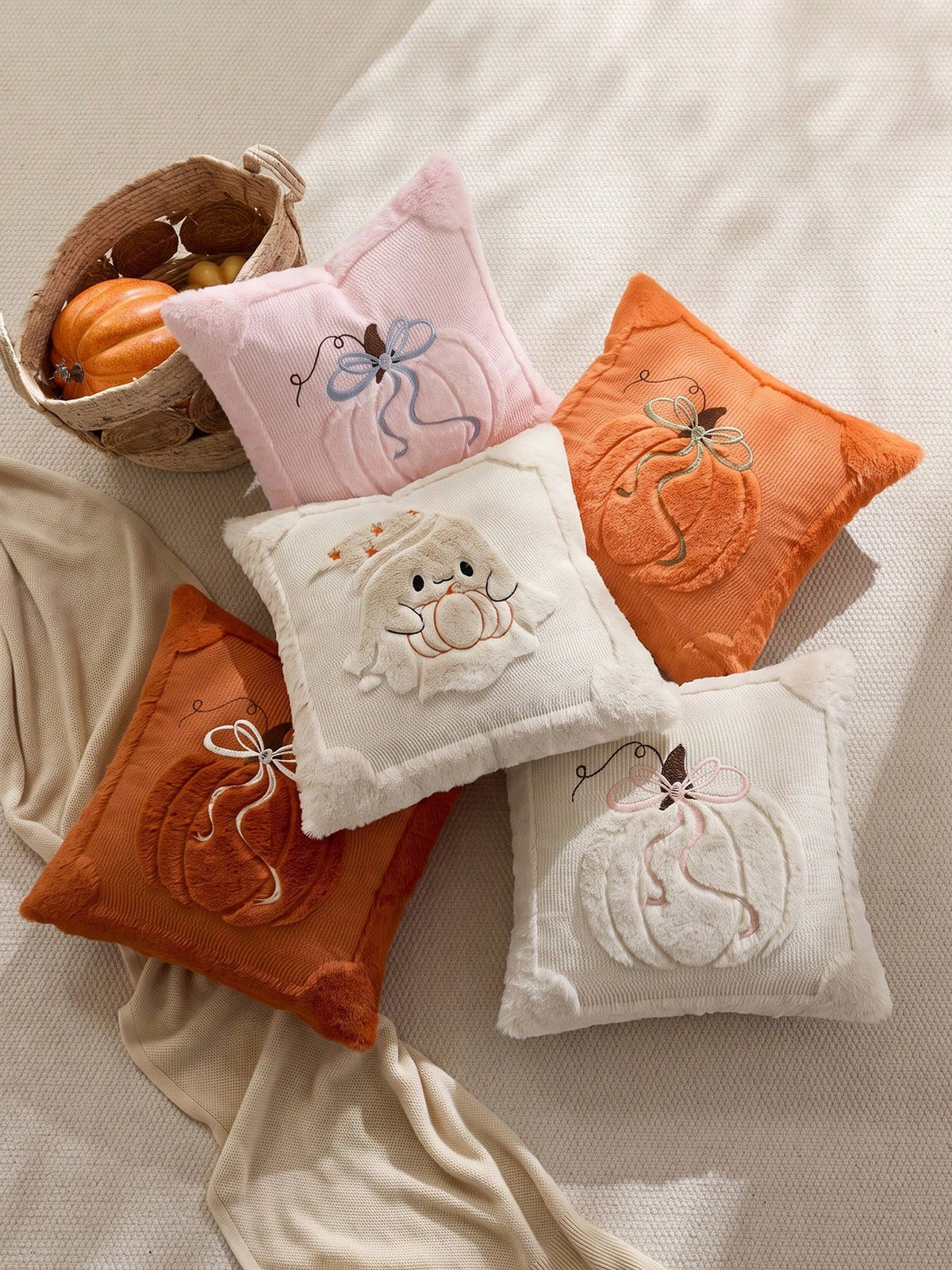 1/2pcs Halloween Beige Quilted Bow + Pumpkin Decorative Pillowcase, Soft And Comfortable Fabric, Fluffy Soft Home Decor Cushion, Holiday Home Pillowcase Decoration, Modern Decor Sofa, Home Bedroom