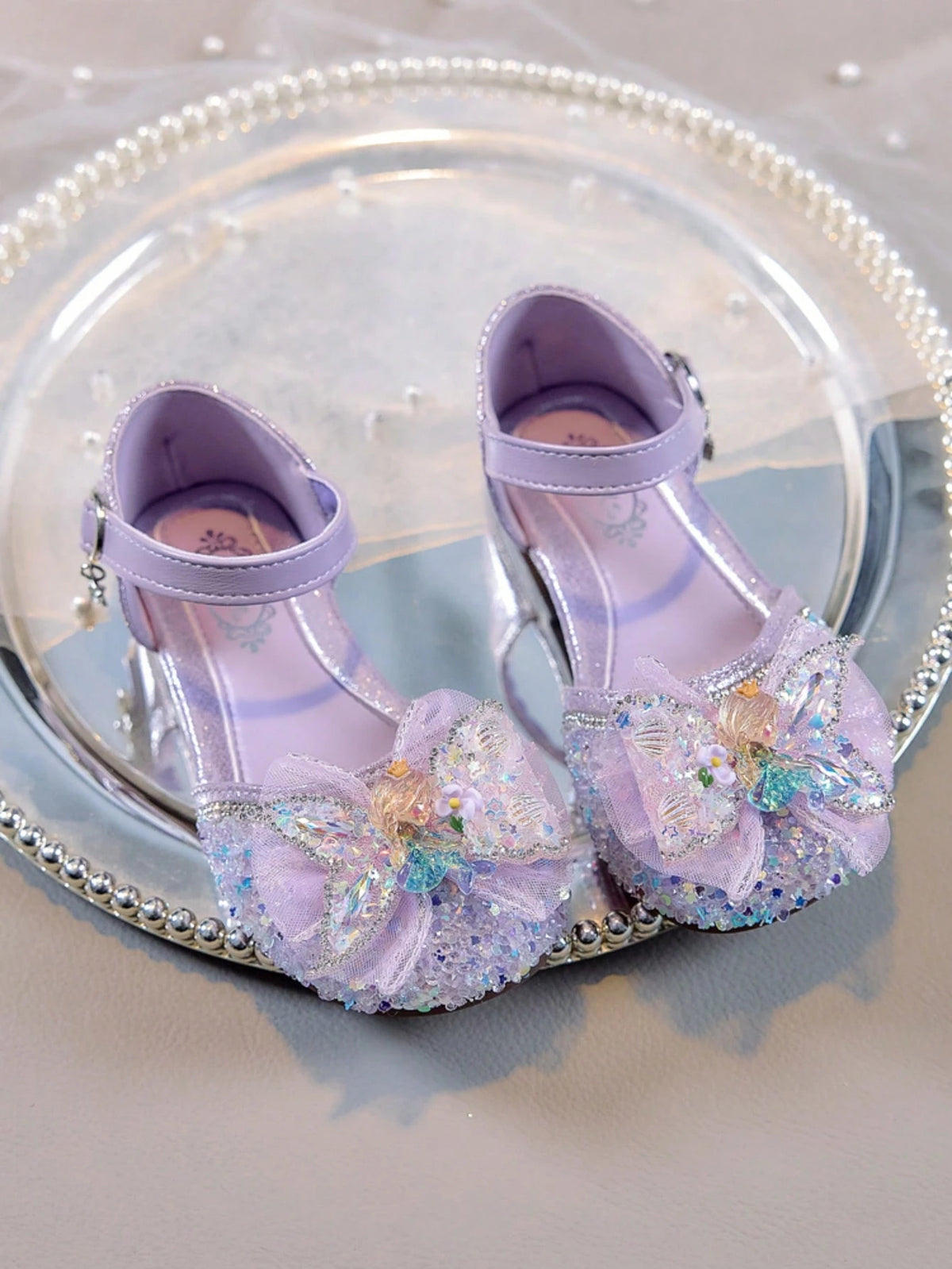 1 Pair Girls' Glossy Closed Toe Soft Bottom Sandals, Mermaid Princess Bow Crystal Shoes, Round Toe Flat Fashion Slip-On Suitable For 2-12 Years Old