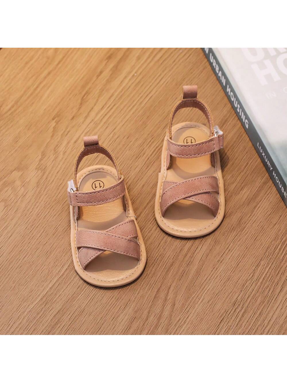 1 Pair Girls Retro PU Material Tied Strap Design Flat Comfortable Infant Sandals, Suitable For Summer Toddler Shoes