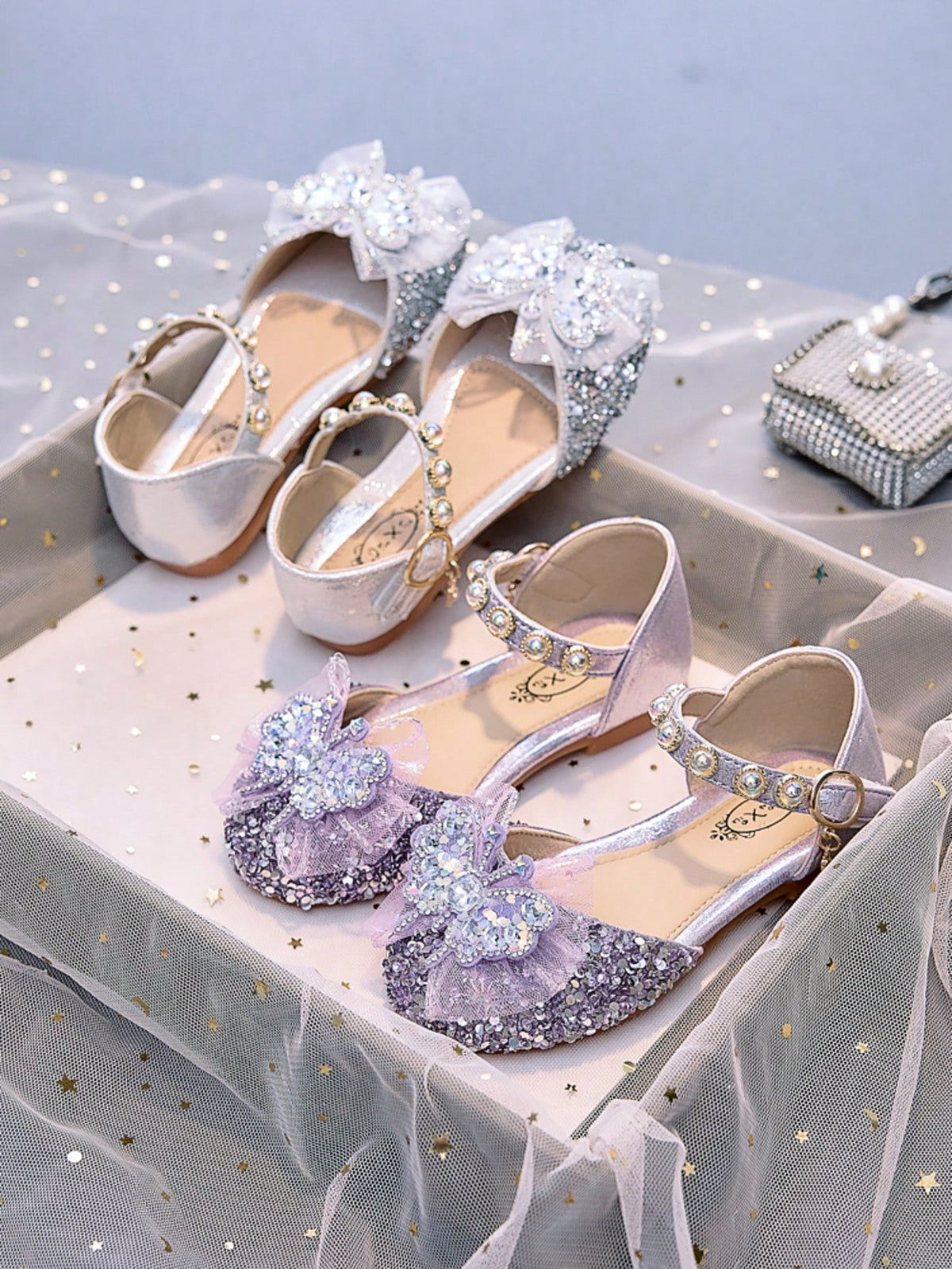 1 Pair Girls' Rhinestone Closed Toe Ballet Flats, Soft Sole Butterfly Pearl Crystal Glossy Princess Sandals For Daily Casual Wear