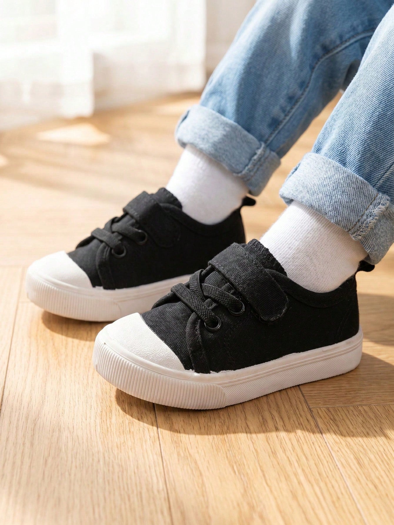 1 Pair Unisex Kids Black Classic Minimalist Versatile Canvas Sneakers, Hook And Loop Strap Design, Soft Sole Comfortable Breathable Lightweight Casual Baby Shoes Suitable For Daily Wear, Outdoor Activ