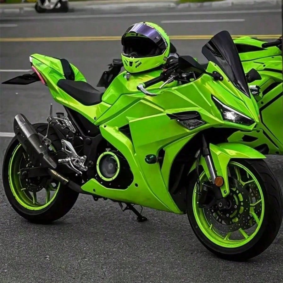 1 Roll Grass Green Car PET Film, Eye-Catching Visual Effect, Beautiful Appearance, Fast Application, Heat Resistant, Waterproof, Sun Protection, Corrosion Resistant