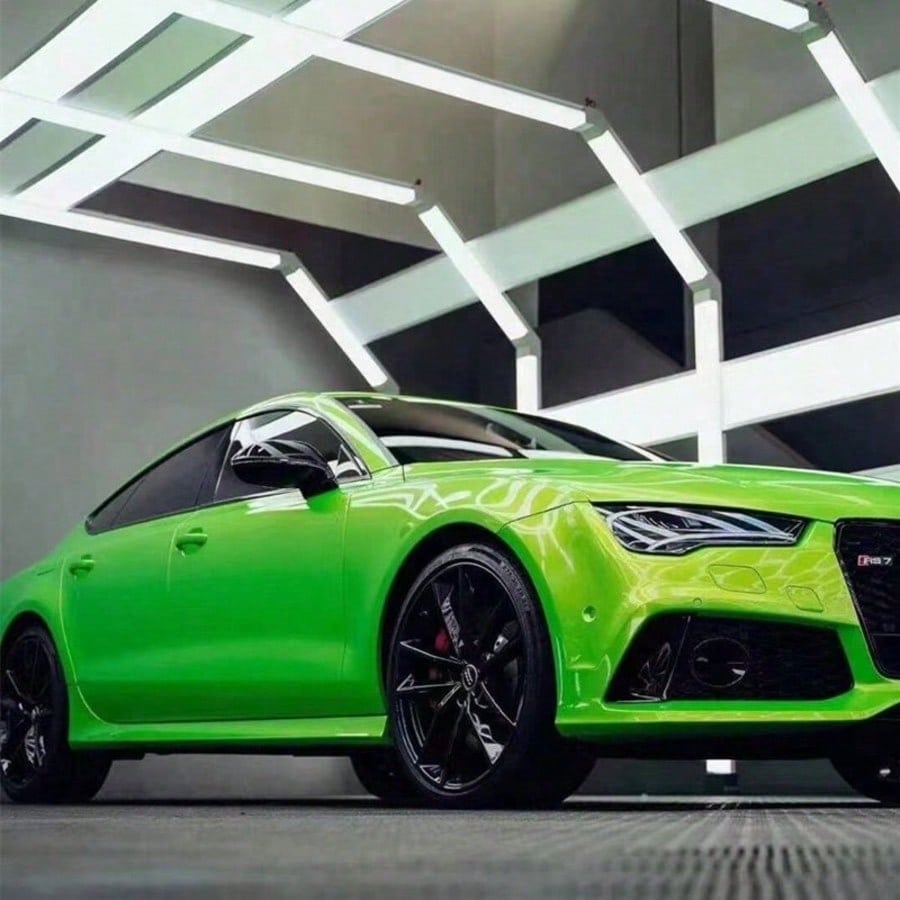 1 Roll Grass Green Car PET Film, Eye-Catching Visual Effect, Beautiful Appearance, Fast Application, Heat Resistant, Waterproof, Sun Protection, Corrosion Resistant