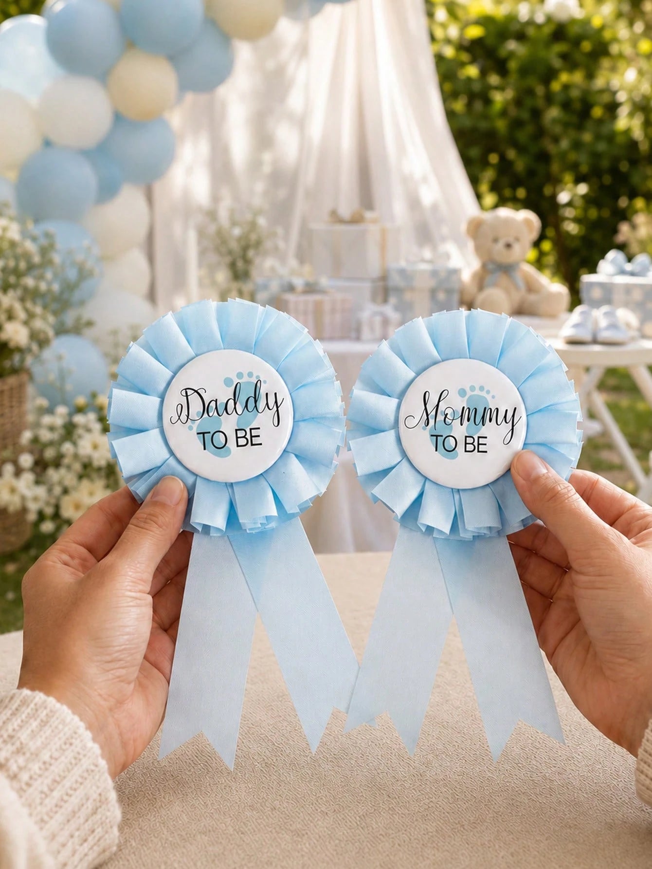 1 Set Of 2pcs Baby Shower Pins 'Mommy To Be/Daddy To Be' Medal, Commemorative Gift For Expectant Parentsbaby Shower Family Decorations Gifts