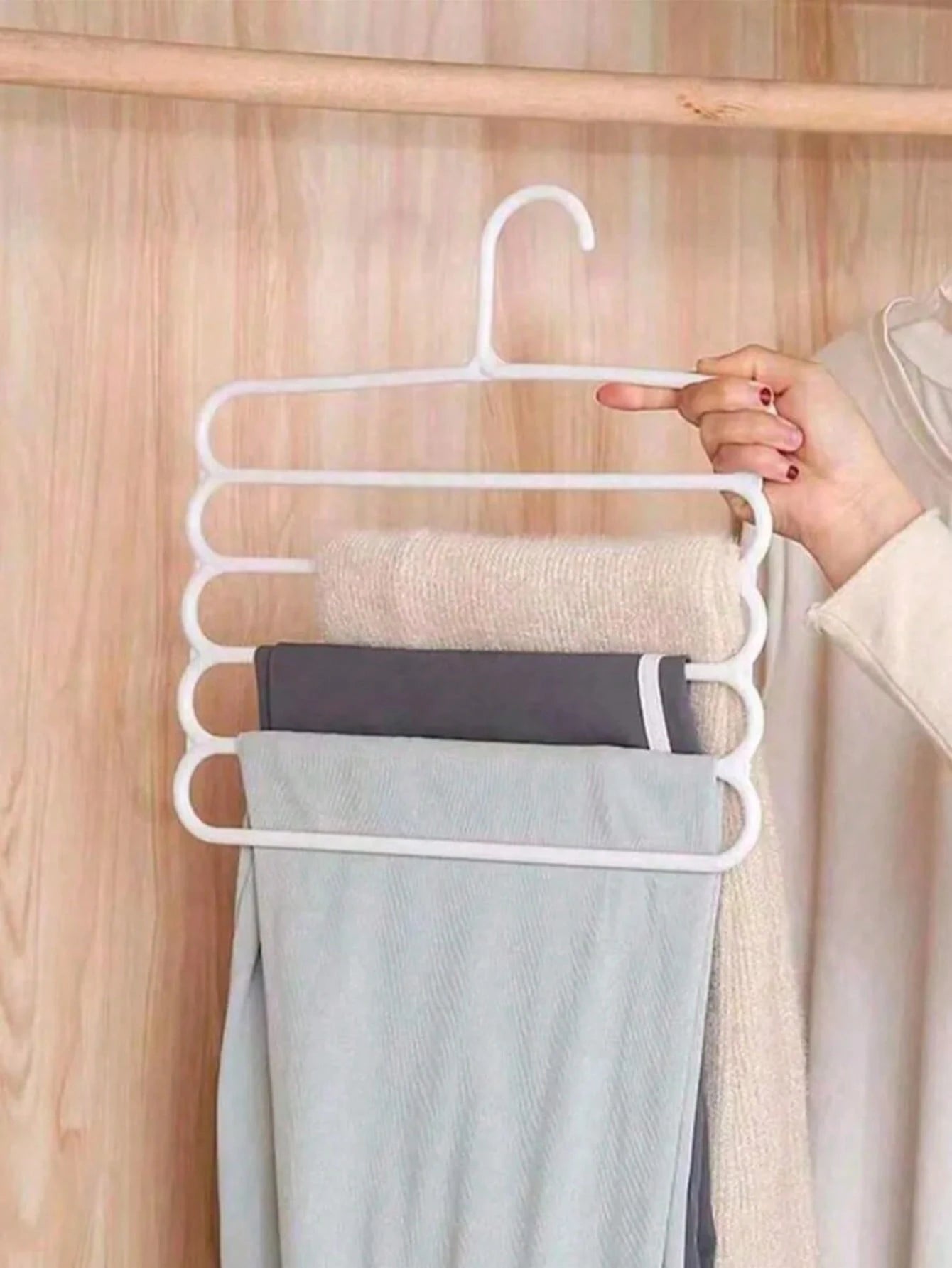 10pcs/Pack, 5pcs/Pack, 4pcs/Pack, 2pcs/Pack Or 1pc Hangers. Also Available 5-Tier Plastic Scarf Organizer, And Thicker More Durable Versions For Storing Pants, Scarves And Ties.