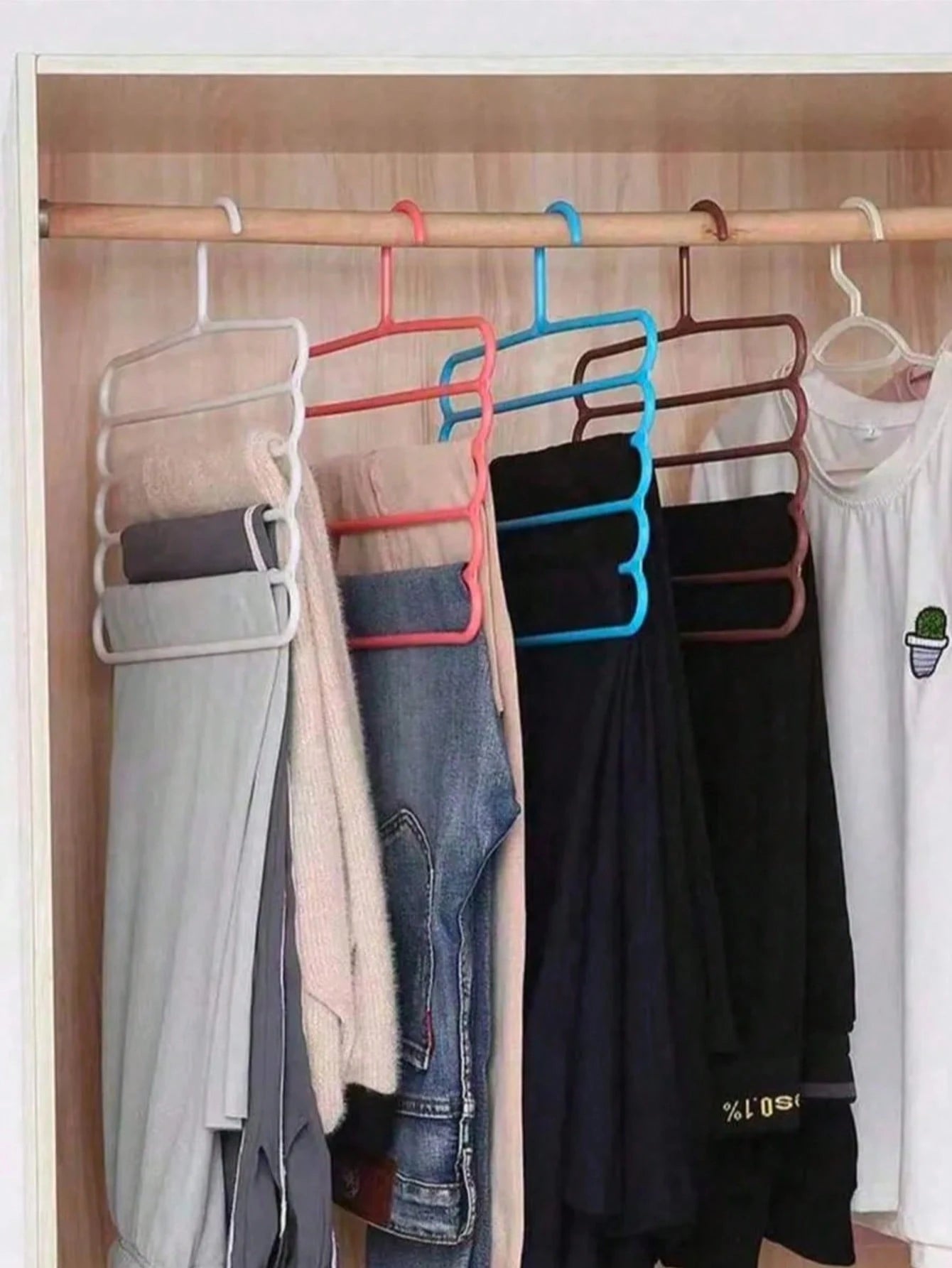 10pcs/Pack, 5pcs/Pack, 4pcs/Pack, 2pcs/Pack Or 1pc Hangers. Also Available 5-Tier Plastic Scarf Organizer, And Thicker More Durable Versions For Storing Pants, Scarves And Ties.