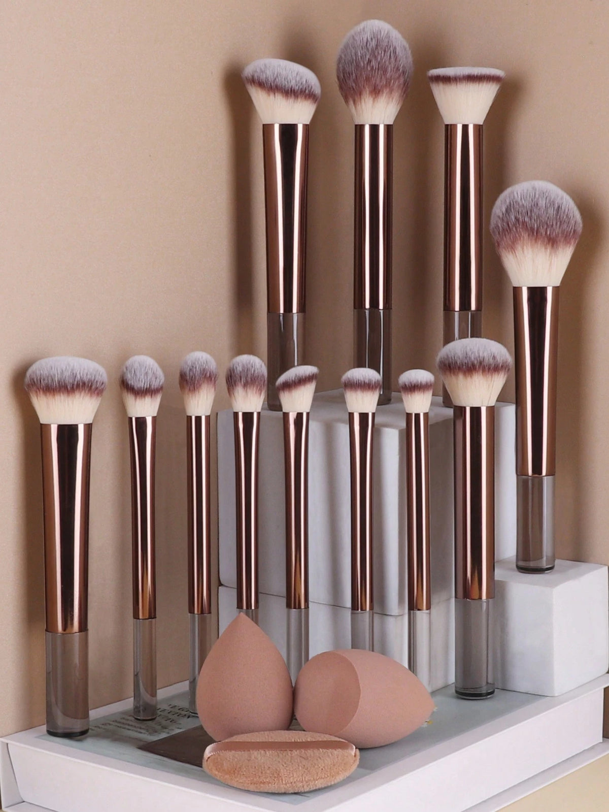 15pcs Makeup Brush Set, Including Powder Brush, Blush Brush, Highlighter Brush, Eyeshadow Brush, Lash Brush, Eyeliner Brush, Angled Makeup Sponge, Round Makeup Sponge, Round Powder Puff, Triangle Powd