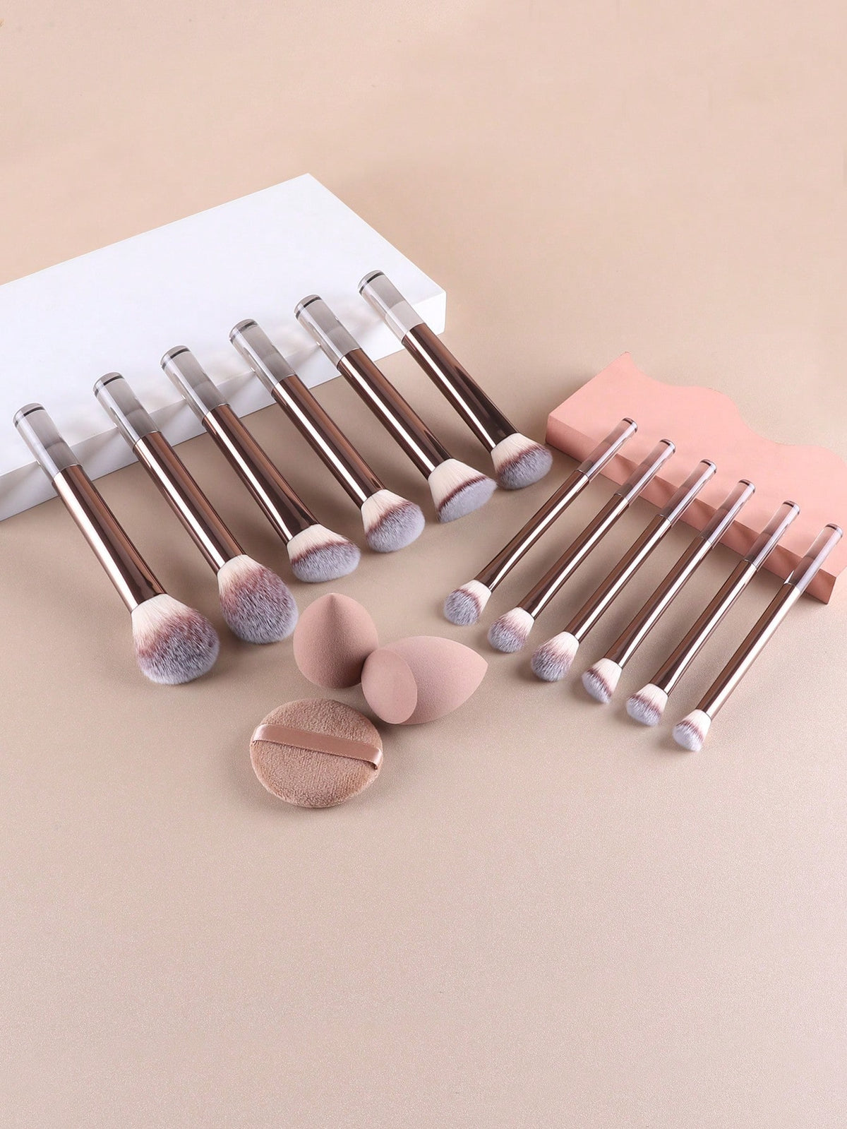 15pcs Makeup Brush Set, Including Powder Brush, Blush Brush, Highlighter Brush, Eyeshadow Brush, Lash Brush, Eyeliner Brush, Angled Makeup Sponge, Round Makeup Sponge, Round Powder Puff, Triangle Powd