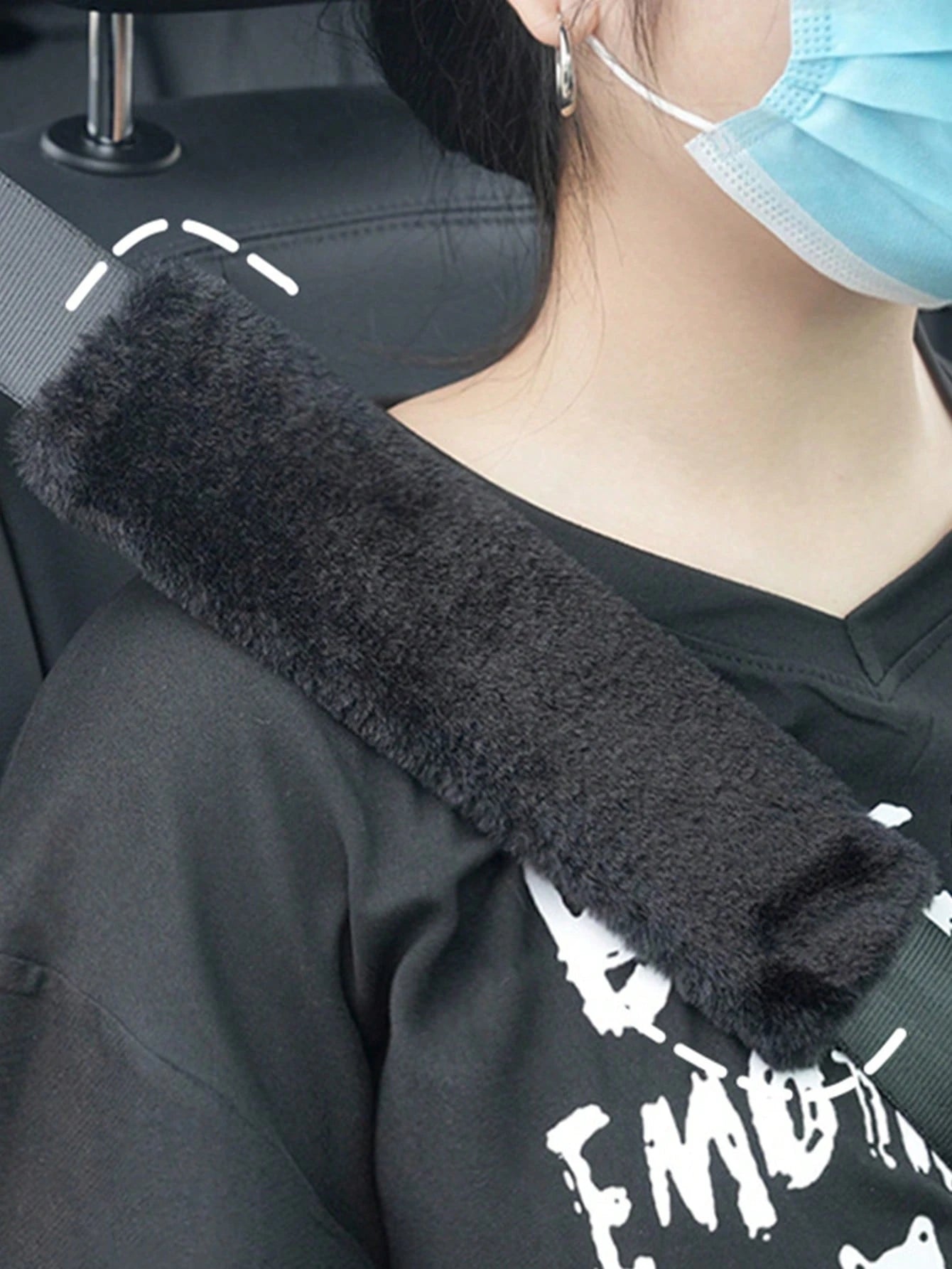 1pc/2pcs Car Seat Belt Shoulder Protector Plush Solid Color Car Seat Belt Protector Imitation Rabbit Hair Car Interior Supplies