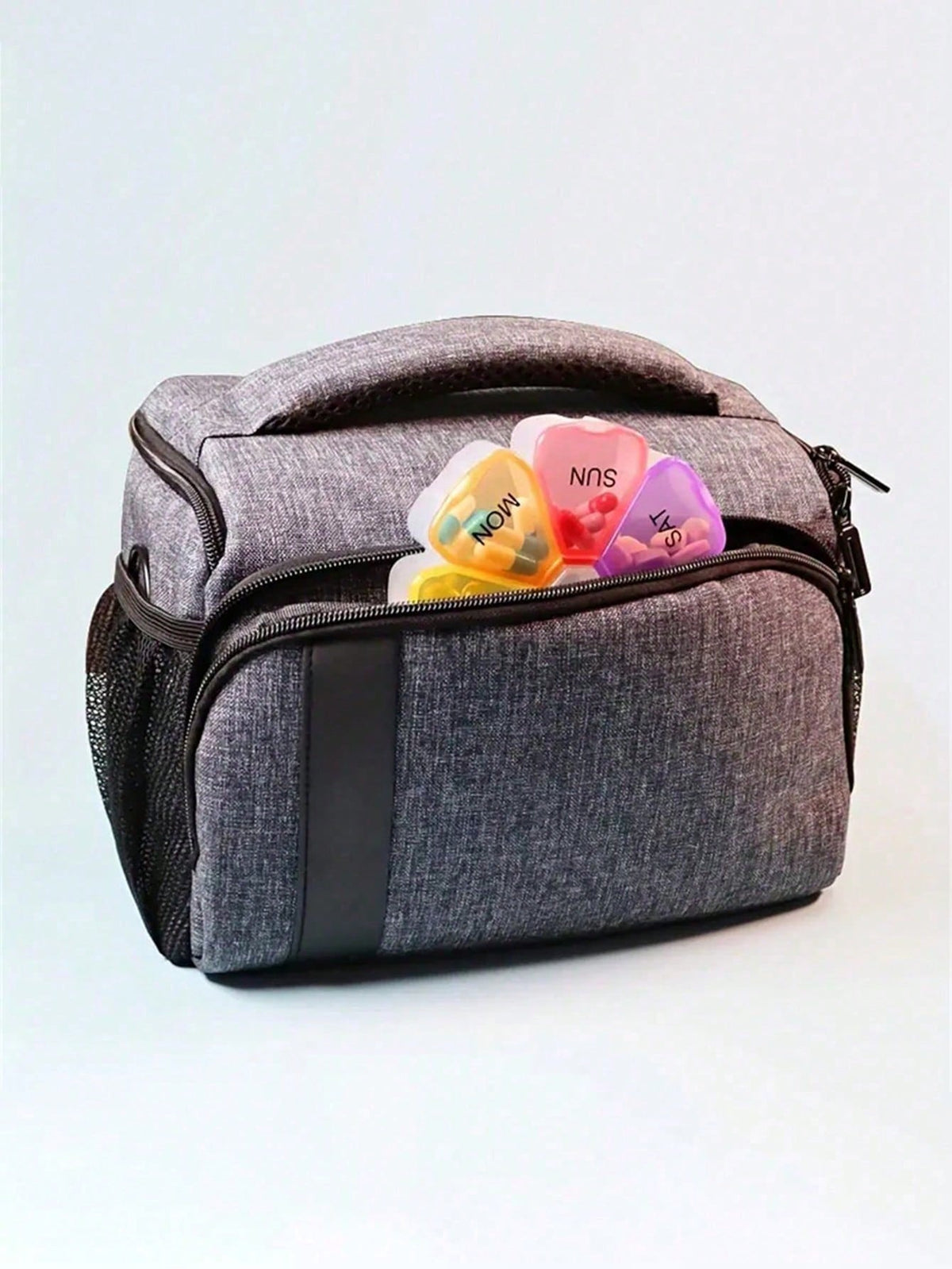 1pc 7-Day 7-Compartment Large Capacity PP Pill Box, Portable Once-A-Day Travel Pill/Vitamin/Fish Oil Storage Box, Petal-Shaped Transparent 7-Color Pill Box, Medicine Storage Box