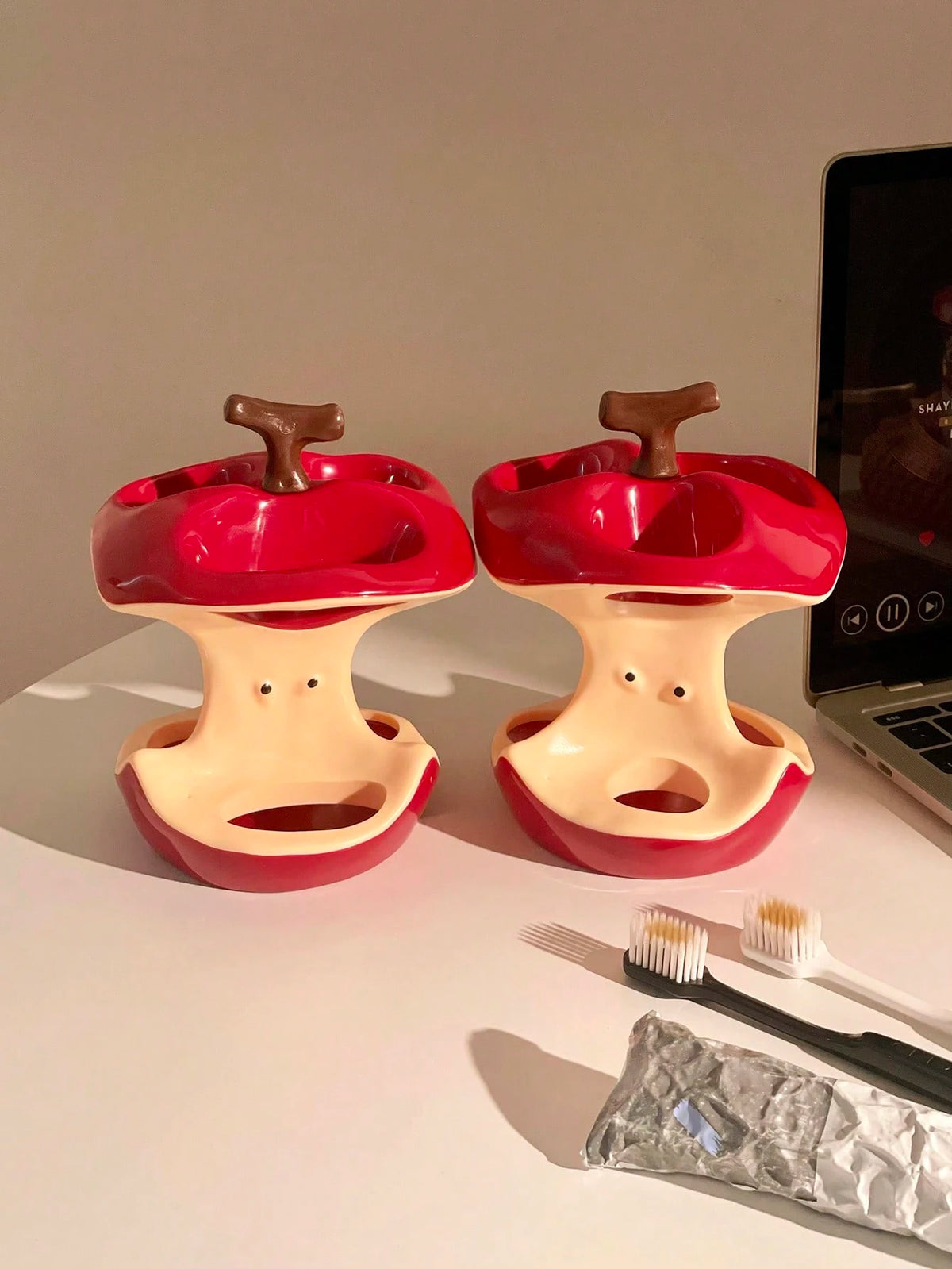 1pc Apple-Shaped Toothbrush Holder, Free Installation Standalone Toothbrush & Toothpaste Storage Rack, Suitable For Countertop, Sink And Bathtub, Holds Toothbrush And Toothpaste, Bathroom Decor