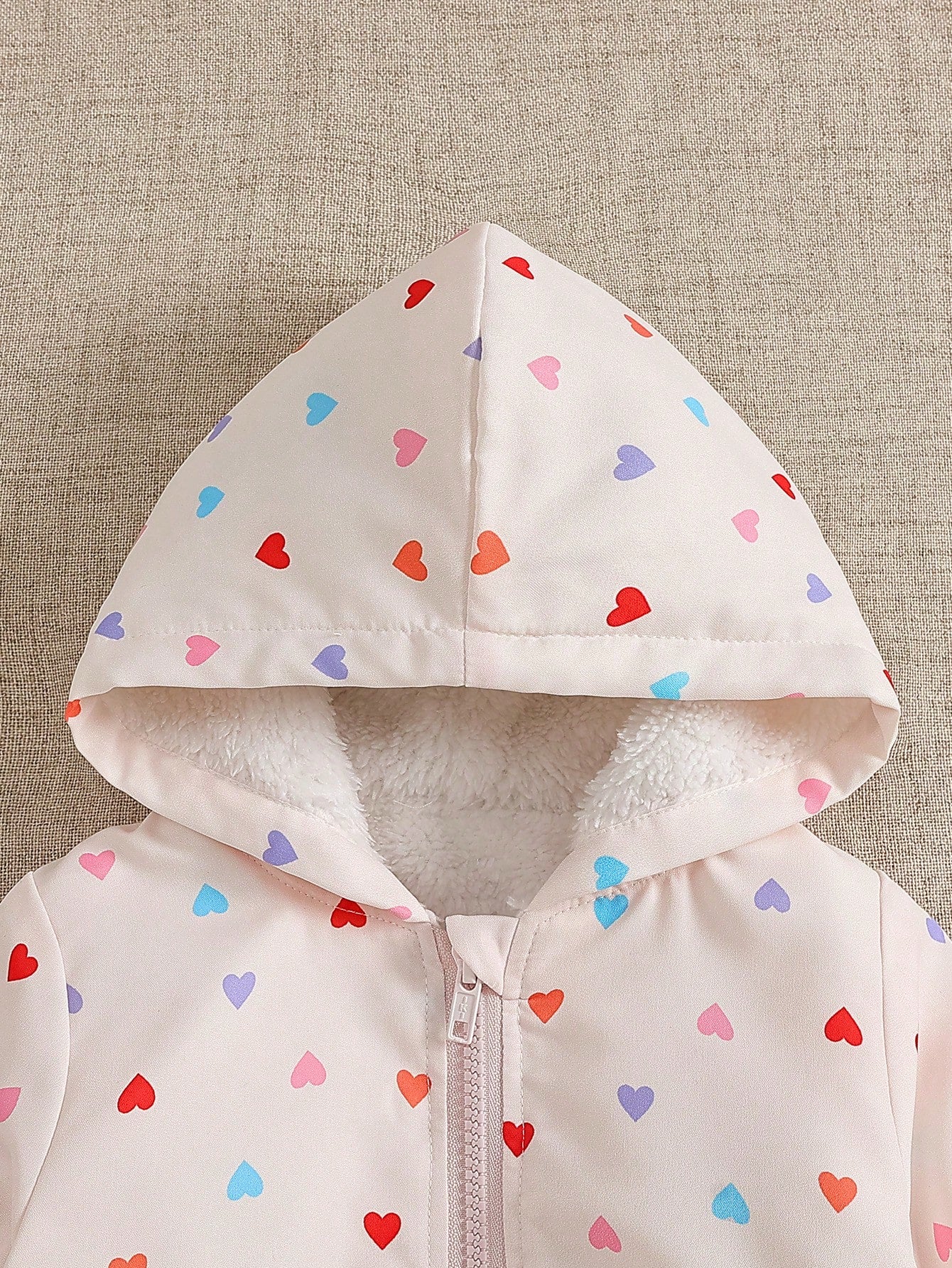 1pc Baby Girl Apricot Heart Print Colorful Heart Cute Casual Thermal Lined Thickened Hooded Long Sleeve Cuffed Plush Zipper Jacket Top, Suitable For Autumn/Winter Daily Outings And Various Occas