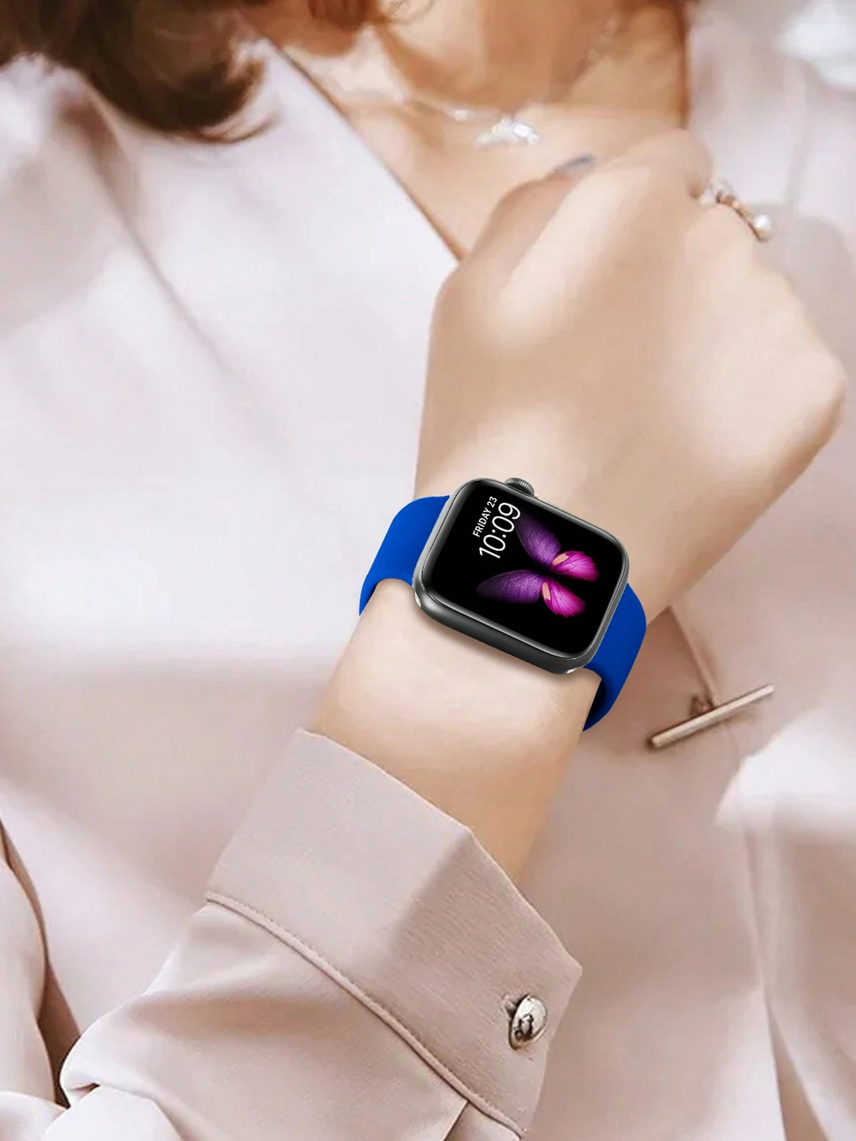 1pc Blue Fashionable Soft Silicone Sports Watch Strap Butterfly Buckle Comfortable Adjustable Waterproof Wristband, For Apple Watch Band 38/40/41/42/44/45/46/49mm, For Apple Watch Series Ultra/SE/11/1