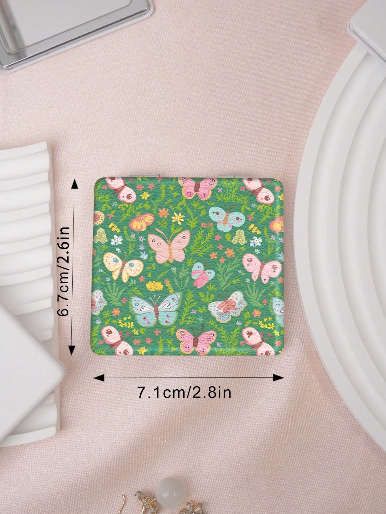 1PC British Country Style Portable Vanity Mirror, Foldable Lightweight Ultra-Thin Hand Mirror, Durable PU Leather, Suitable For Multiple Scenarios And All People, Foldable Small Square Mirror, Pocket