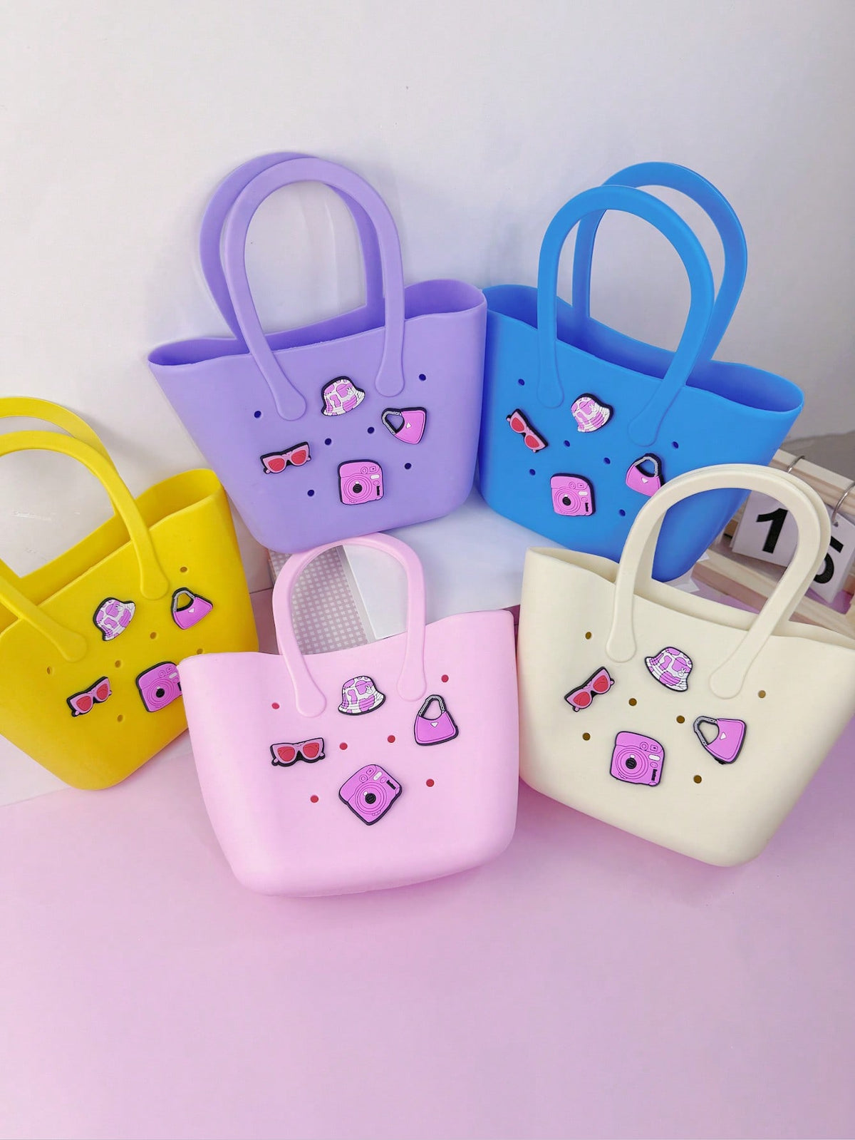 1pc Children's New Solid Color Letter Detachable Silicone DIY Handbag