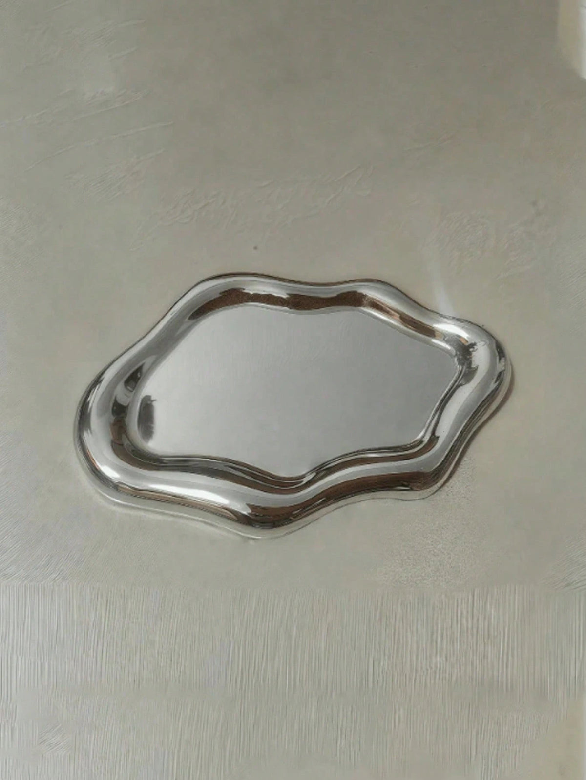 1pc Cloud-Shaped Jewelry & Perfume Display Stand, Elegant Jewelry Tray, Earring Display Rack, Jewelry Display Stand, ABS Resin Vanity Tray. Ideal For Home, Living Room And Office Small Item Storage. A