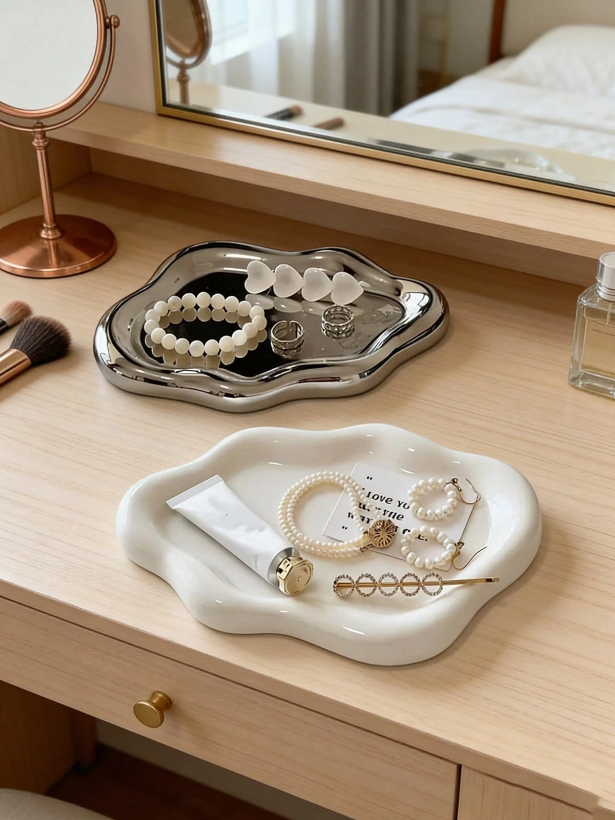1pc Cloud-Shaped Jewelry & Perfume Display Stand, Elegant Jewelry Tray, Earring Display Rack, Jewelry Display Stand, ABS Resin Vanity Tray. Ideal For Home, Living Room And Office Small Item Storage. A
