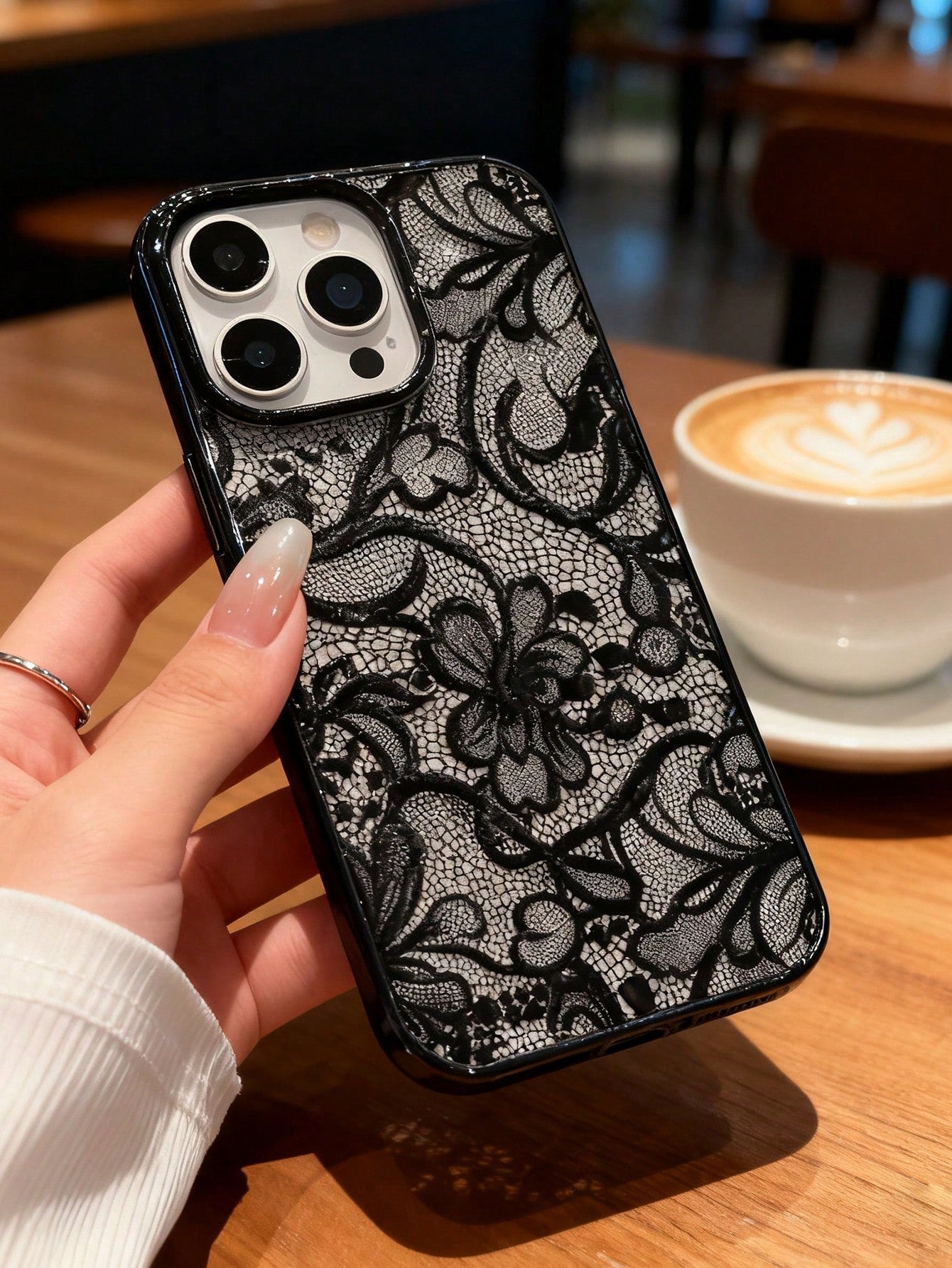 1pc Elegant Black Lace Floral Pattern Phone Case, Black Frame Transparent Back Cover Shockproof Protective Shell, Compatible With IPhone 17/16/15/14/13/12/11/Pro/Pro Max/Plus, Suitable As Gift For Fam