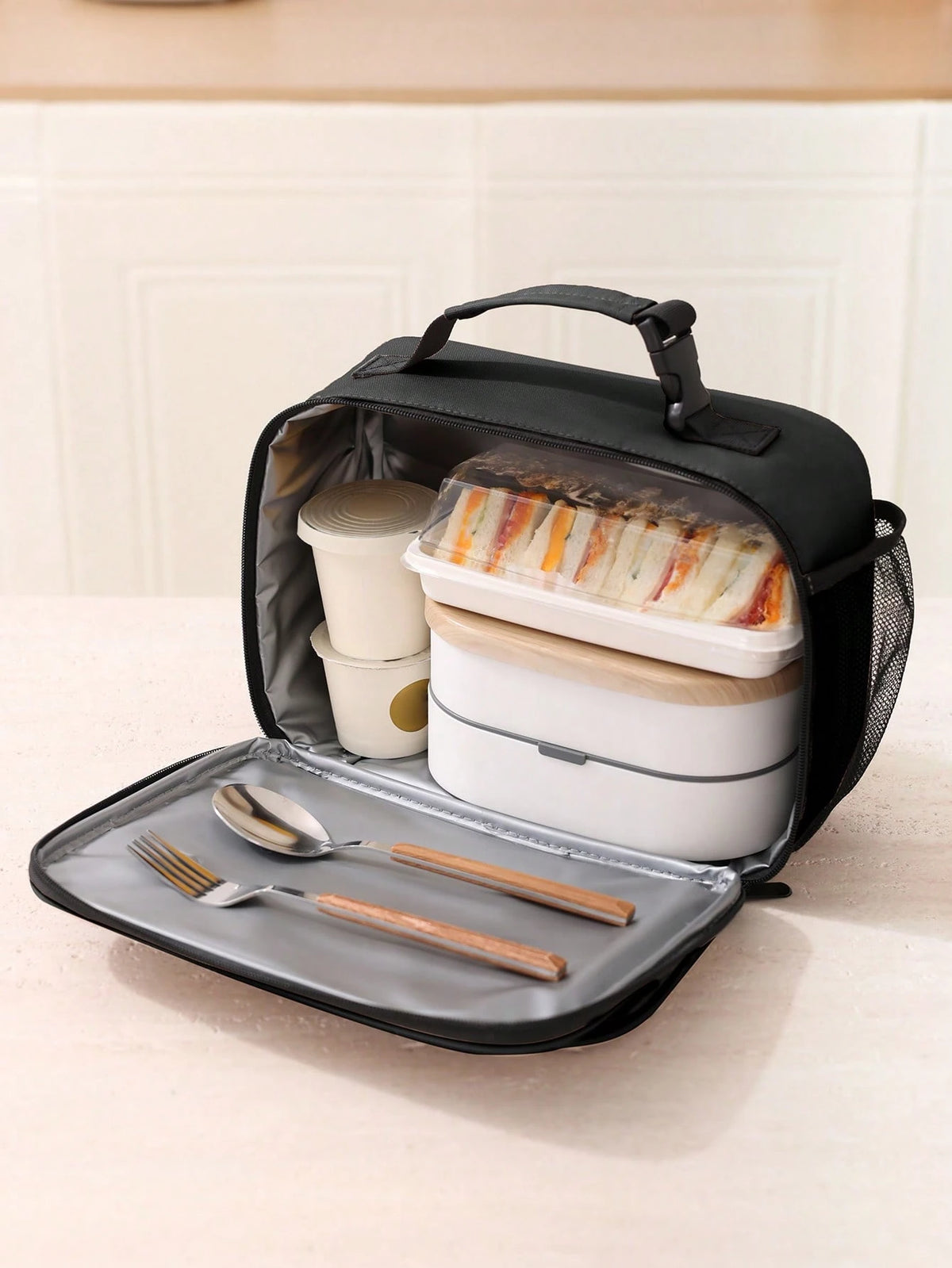 1pc Fashion Style Insulated Lunch Bag With Shoulder Strap, Portable Waterproof Leakproof Tote Cooler Bag, Thick Aluminum Foil Insulation, Reusable Lunch Box For School, Office, Camping, Picnic, Worker