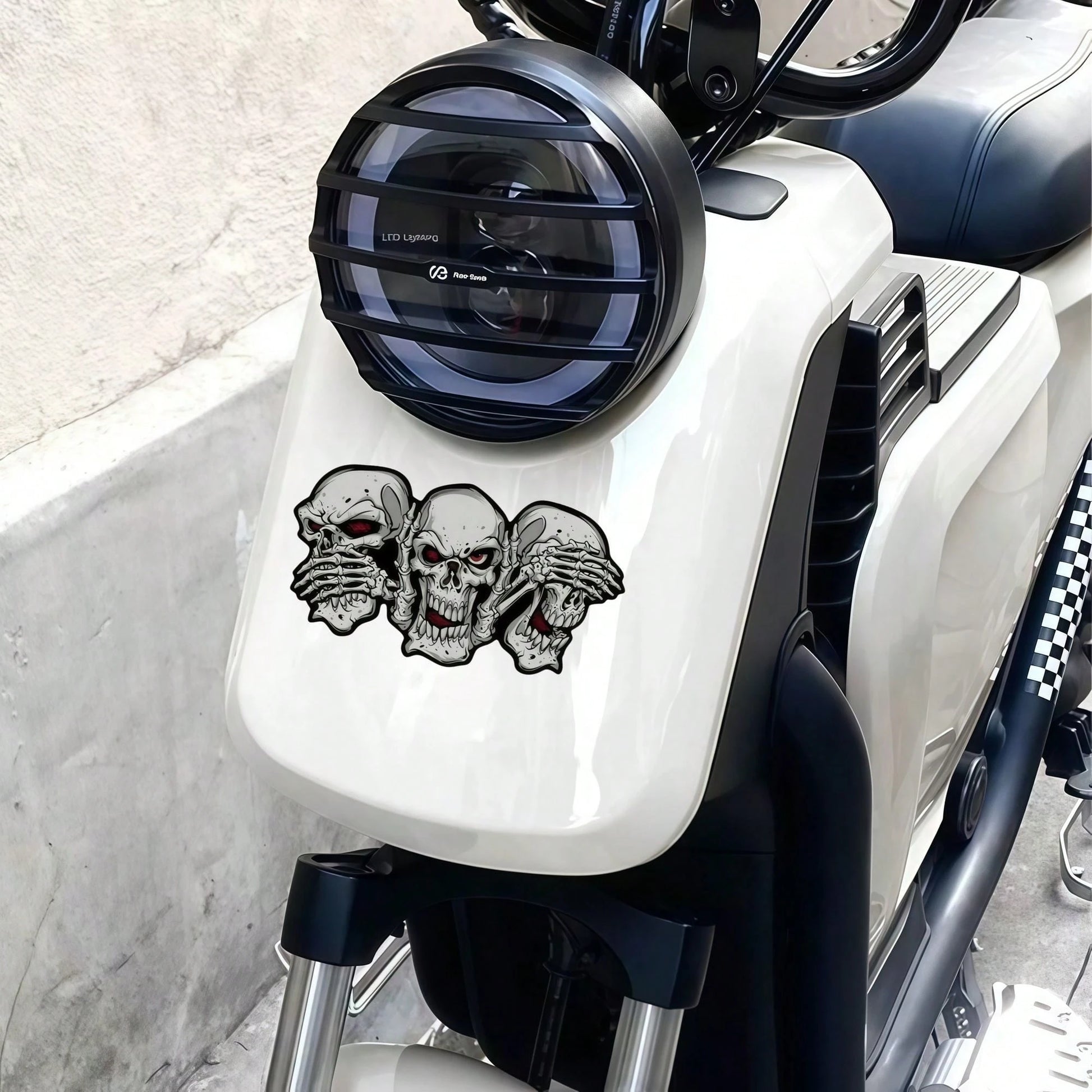 1pc Halloween Creative Red-Eyed Ghost Skull Car Body Sticker, Vinyl Waterproof & Sun-Resistant, Suitable For Car Rear Window, Fuel Tank Cover, Tail, Side Window, Motorcycle Personalized Modification S