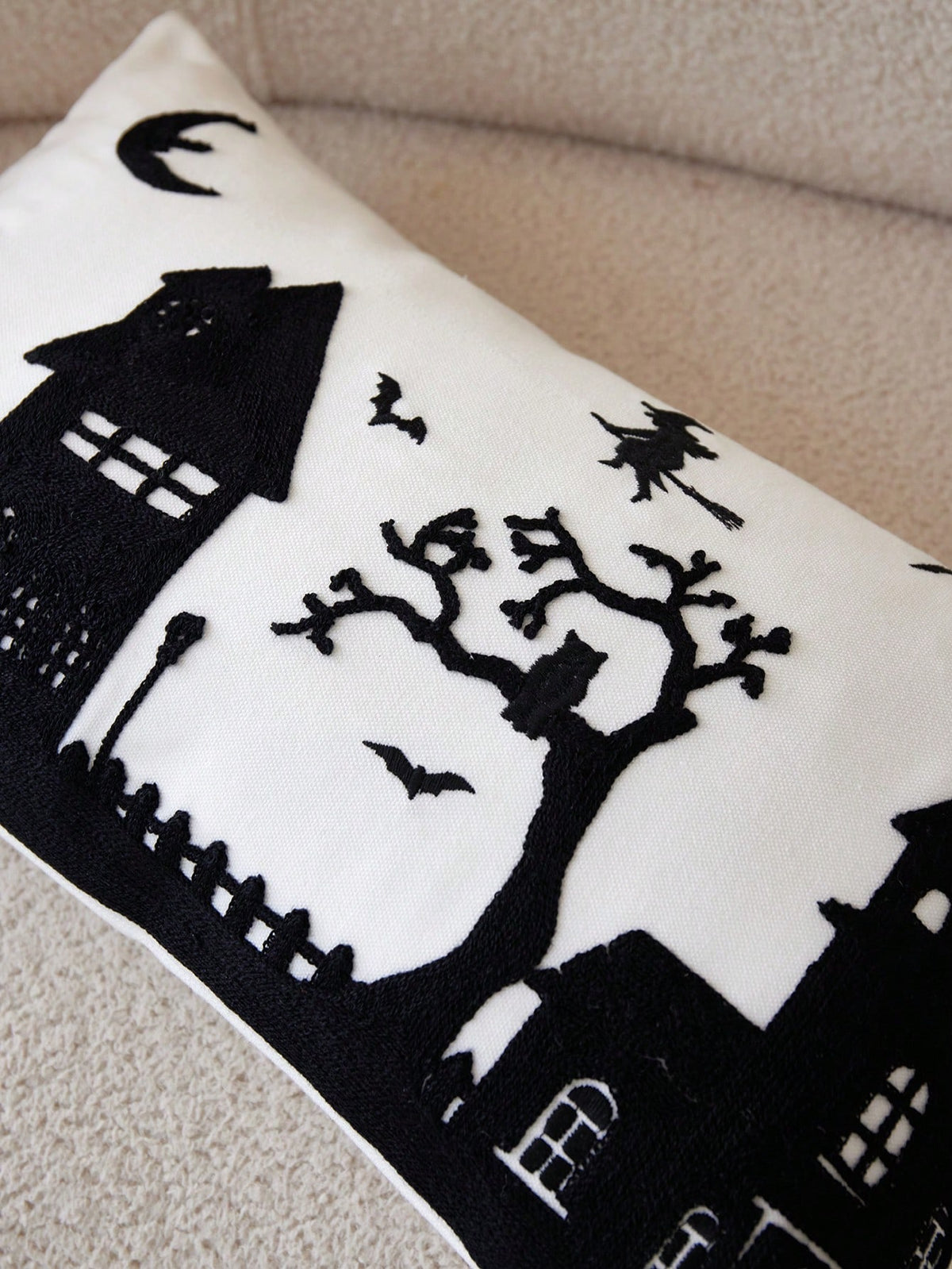 1pc Halloween Haunted House Embroidered Pillow Case, Suitable For Indoor Decoration, Halloween Decor, All Season Pillow Case, Without Insert