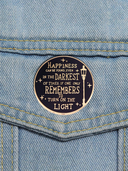 1pc Halloween Letter Street Brooch, Casual Casual Style, Zinc Alloy Material, Perfect For Street Fashion, Daily Wear, And Personalized Gifts Christmas