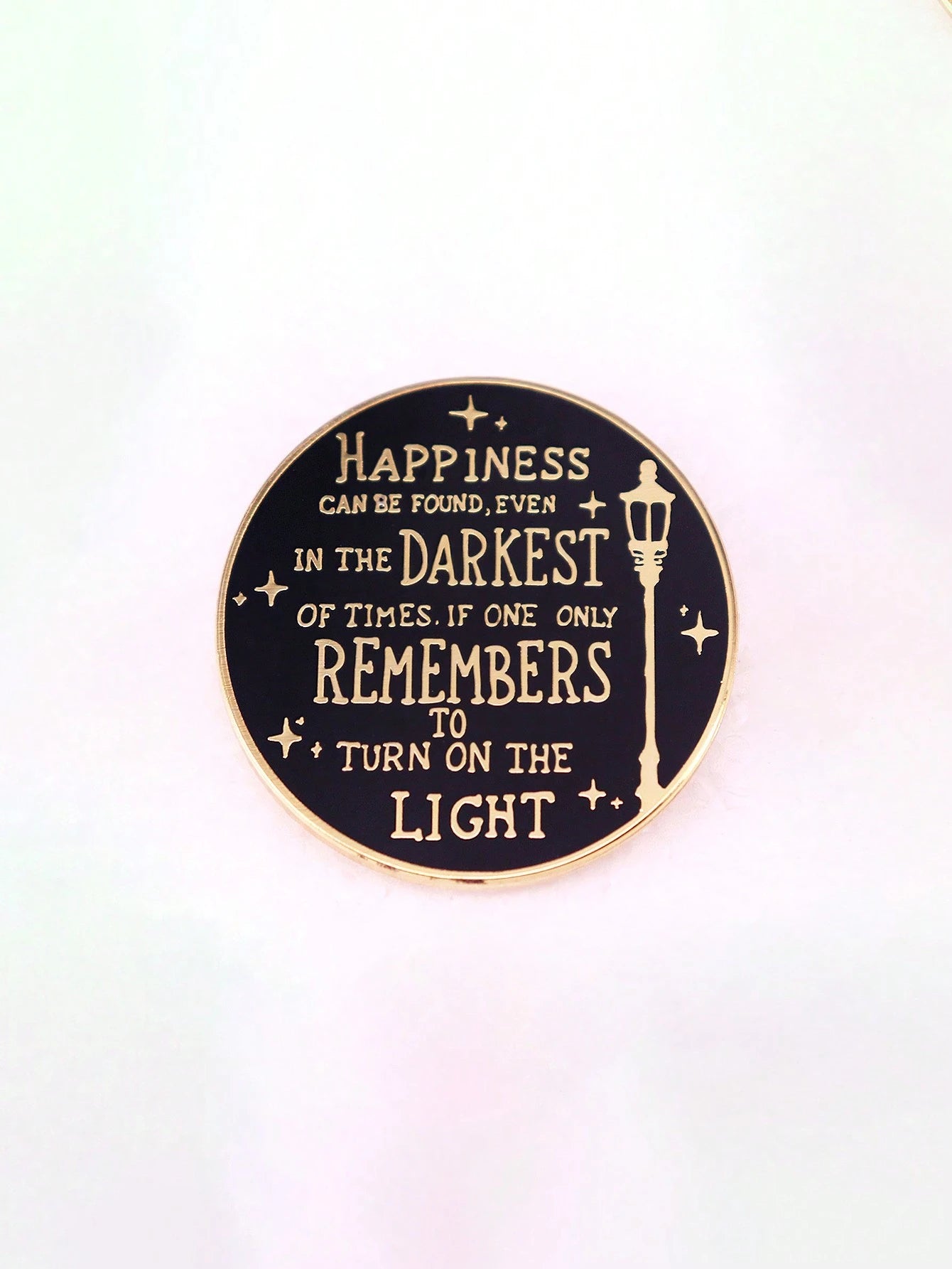 1pc Halloween Letter Street Brooch, Casual Casual Style, Zinc Alloy Material, Perfect For Street Fashion, Daily Wear, And Personalized Gifts Christmas