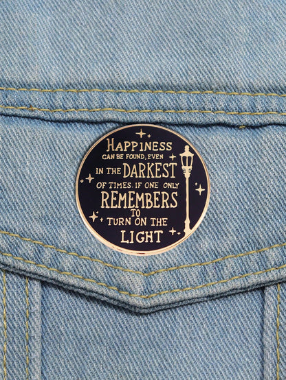 1pc Halloween Letter Street Brooch, Casual Casual Style, Zinc Alloy Material, Perfect For Street Fashion, Daily Wear, And Personalized Gifts Christmas