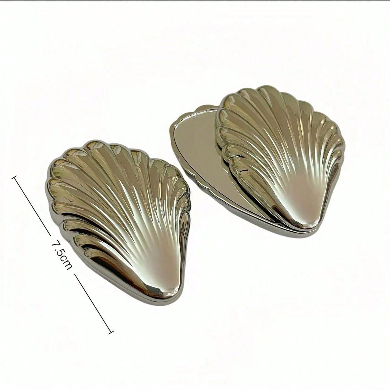 1pc Handheld Heart-Shaped Makeup Mirror, Miniature Simplistic Unbreakable Portable Double Sided Compact Folding Mirror For Touchups