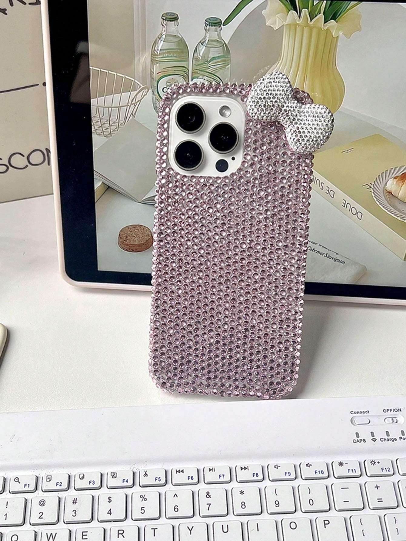 1pc Luxury Fashion Diamond Edge Rhinestone Bow Phone Case Suitable For IPhone17/IPhone17 Pro Max/IPhone16 Pro Max/IPhone15 Pro/IPhone14/IPhone13/12/11, Perfect As Valentine's Day Gift/Birthday Gift/Mo
