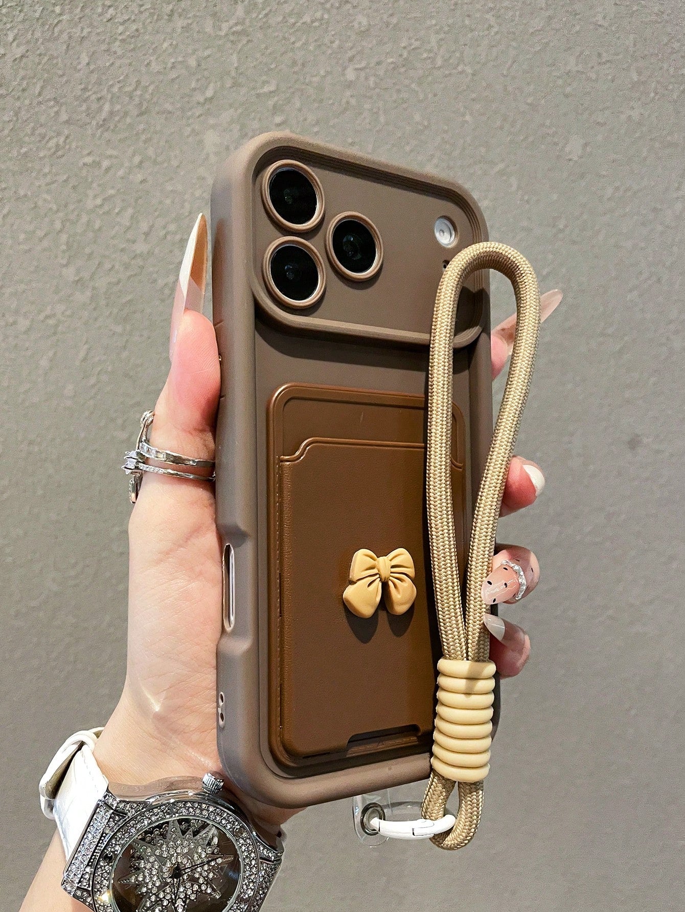 1pc Luxury Minimalist Bow Tie Card Holder Sandblasted Gradient Phone Case With Lanyard, Compatible With IPhone 17/17Pro/17Promax/16/16Pro/16Promax/15/15Pro/15Promax/14/13/12/11