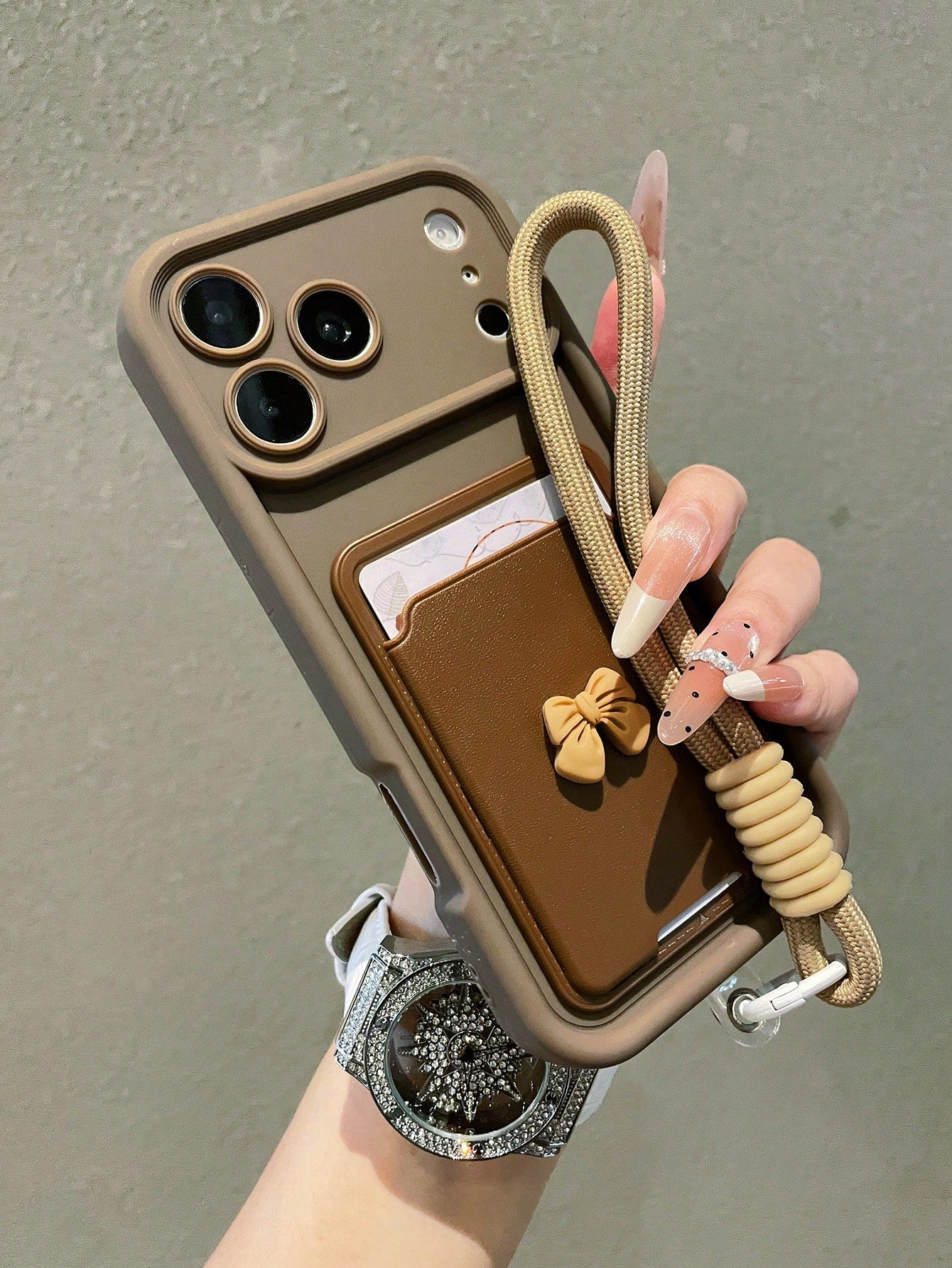 1pc Luxury Minimalist Bow Tie Card Holder Sandblasted Gradient Phone Case With Lanyard, Compatible With IPhone 17/17Pro/17Promax/16/16Pro/16Promax/15/15Pro/15Promax/14/13/12/11