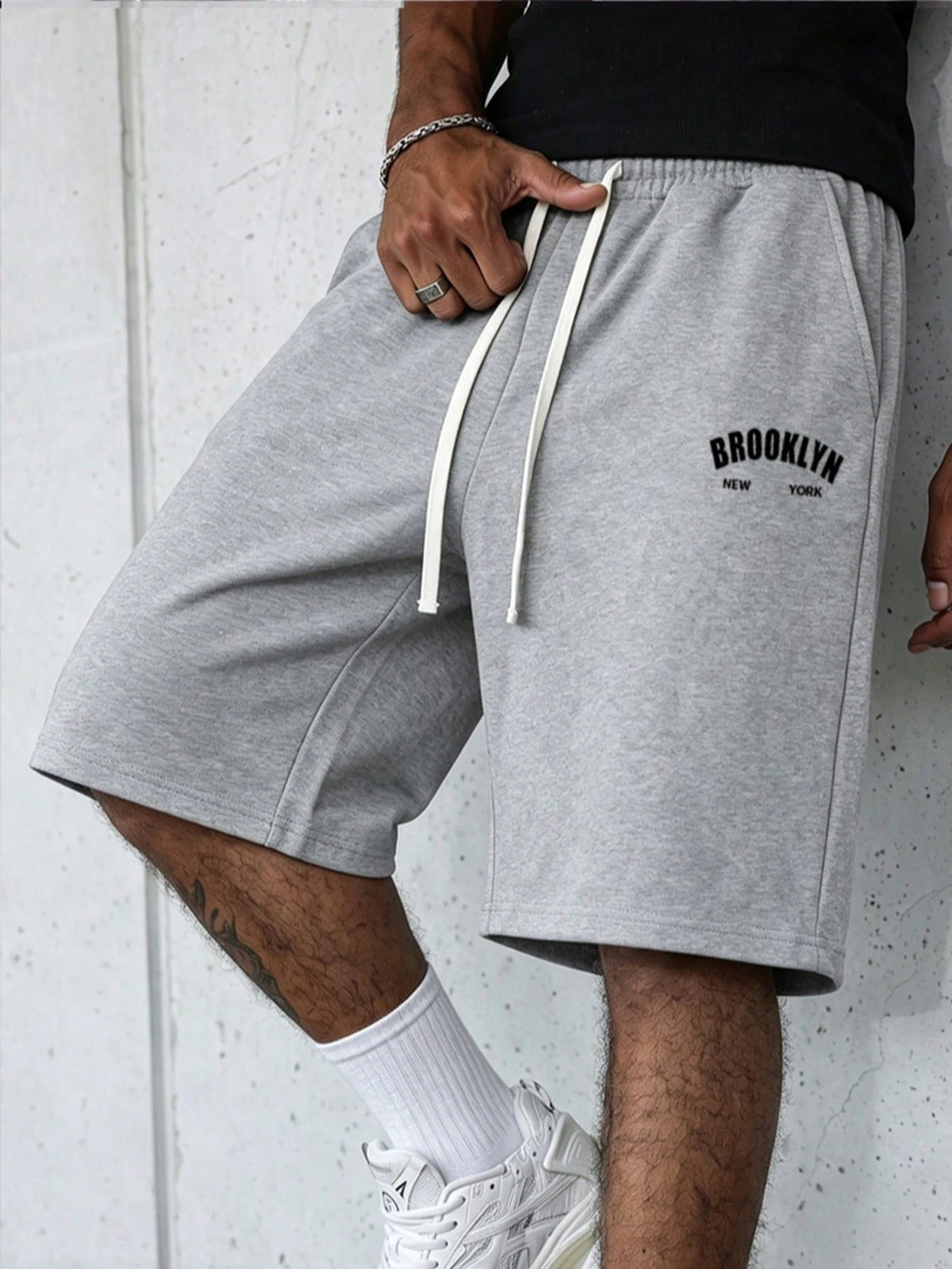 1pc Men's Casual Capri Shorts, Minimalist Design Interpreting A Relaxed Attitude, You Can Wear Your Unique Man Style Sports