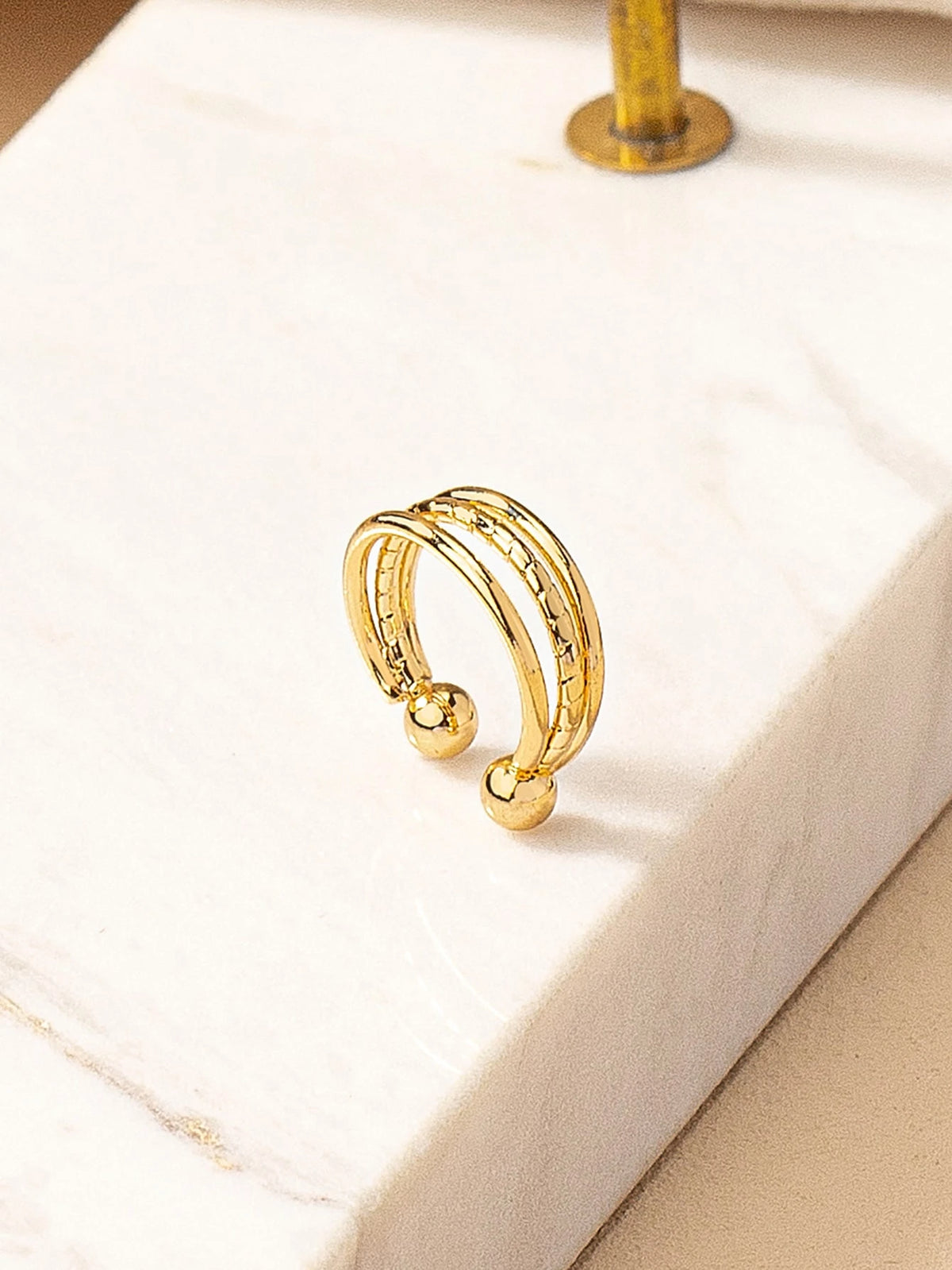 1pc Minimalist Metallic Wire Lip Ring