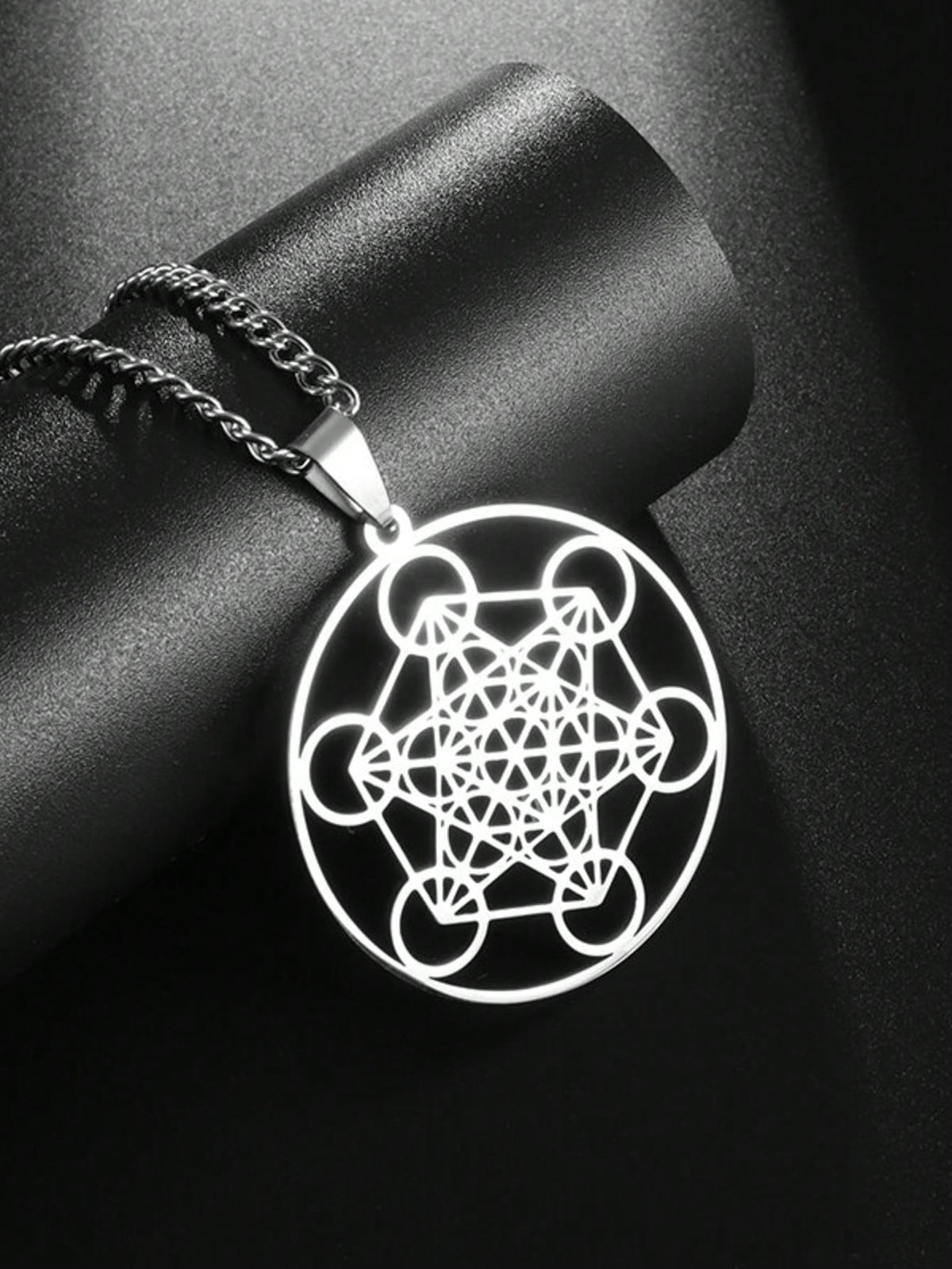 1PC New Fashion Retro Stainless Steel Seven Angels Magic Circle Hexagonal Pendant Sacred Metatron Necklace Amulet Jewelry For Men And Women