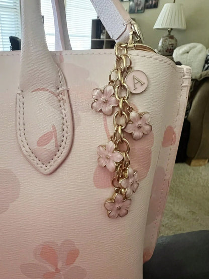 1pc Pink 26 Letter Flower Bag Charm, Keychain Pendant Decoration, Bag Accessory, Cute Floral Letter Charm, Suitable As Small Gift For Girls, Ladies Or Women, Fits Any Bag, Key, Wallet, Backpack, Tote