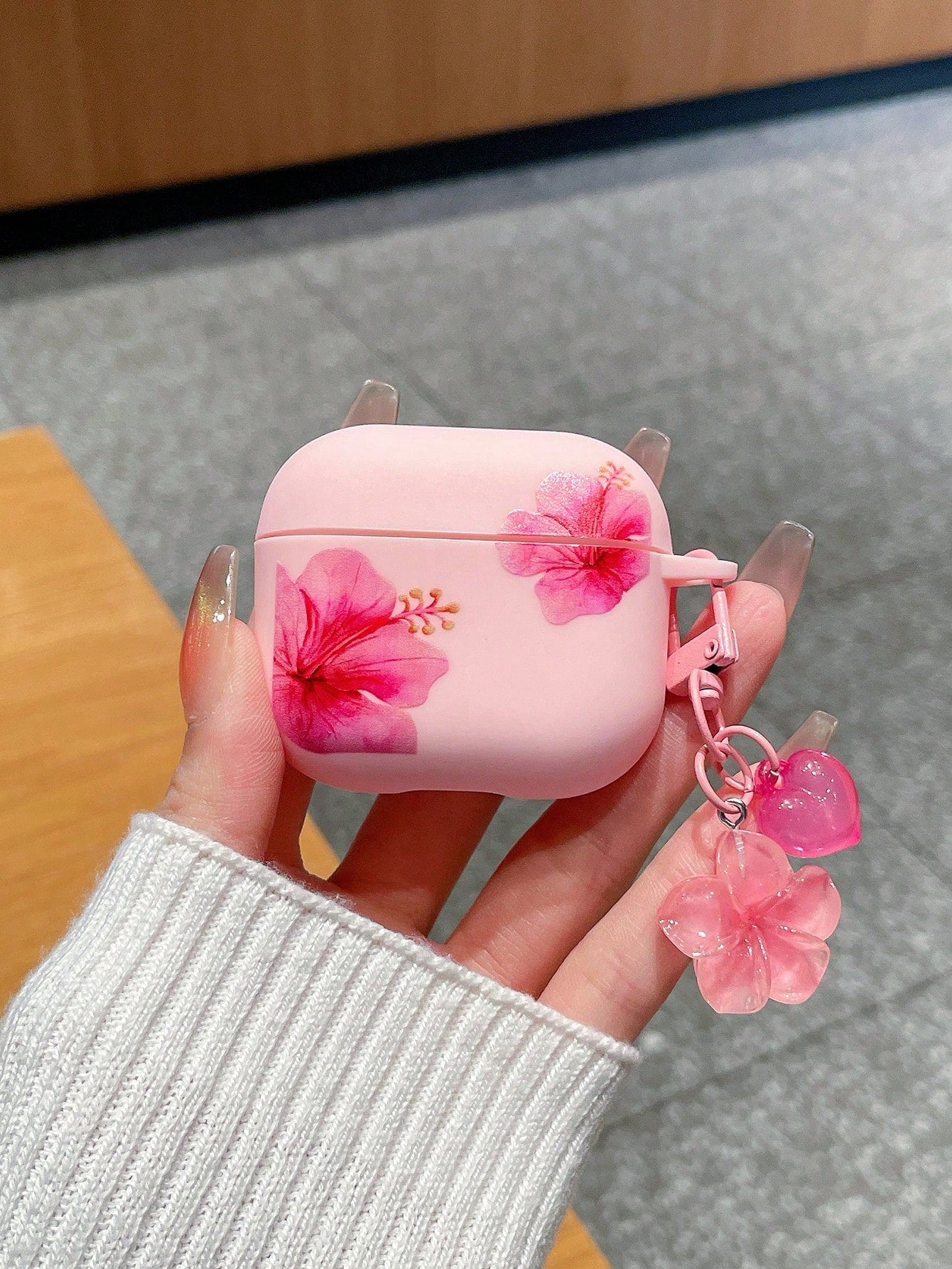 1pc Pink Hibiscus Flower Print With Flower Heart Pendant Anti-Drop Apple Bluetooth Earphone Case, Covers, Summer Sweet Girl Sexy Style Earphone Protective Sleeve, Hibiscus Flower Earpods Case, Valenti