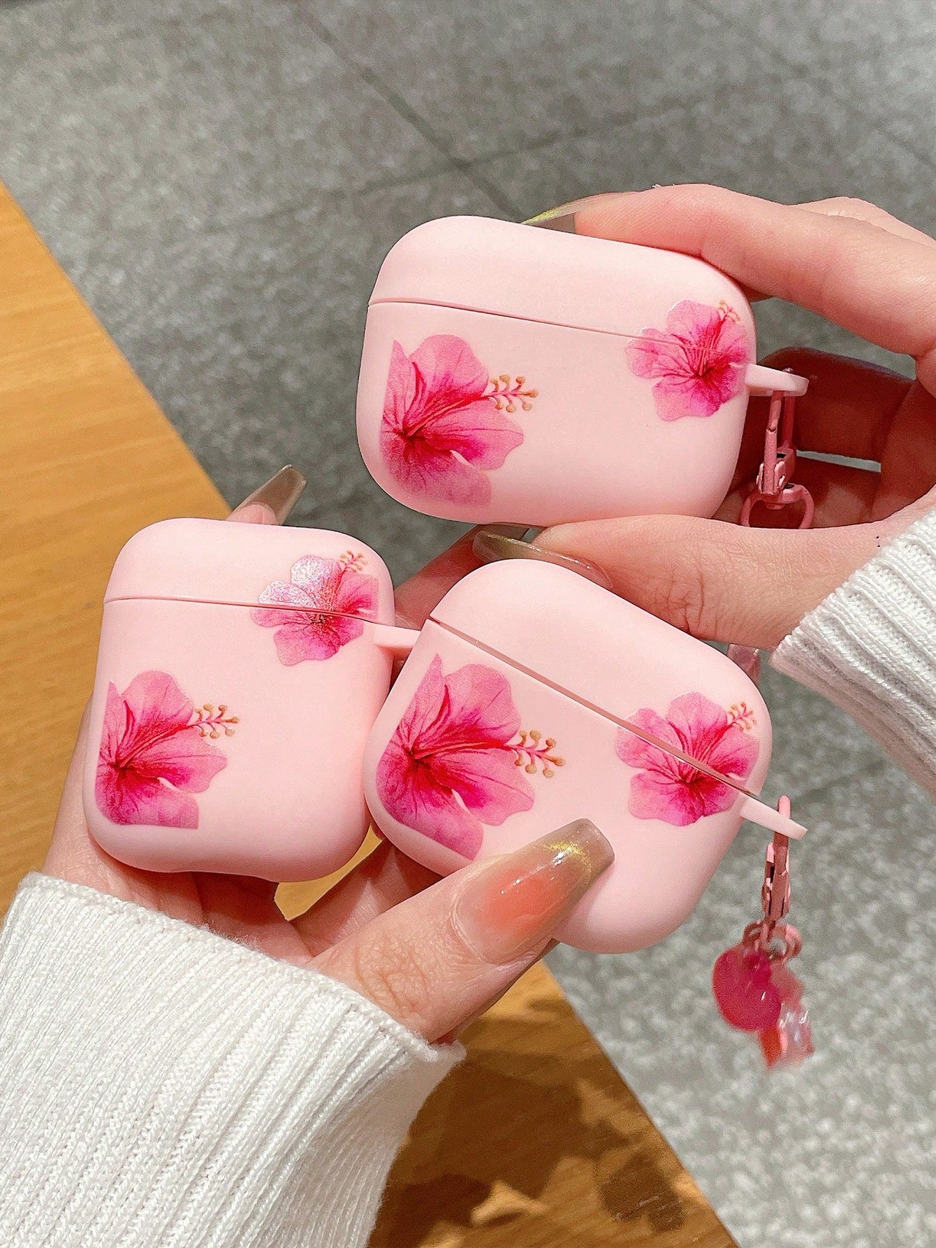 1pc Pink Hibiscus Flower Print With Flower Heart Pendant Anti-Drop Apple Bluetooth Earphone Case, Covers, Summer Sweet Girl Sexy Style Earphone Protective Sleeve, Hibiscus Flower Earpods Case, Valenti