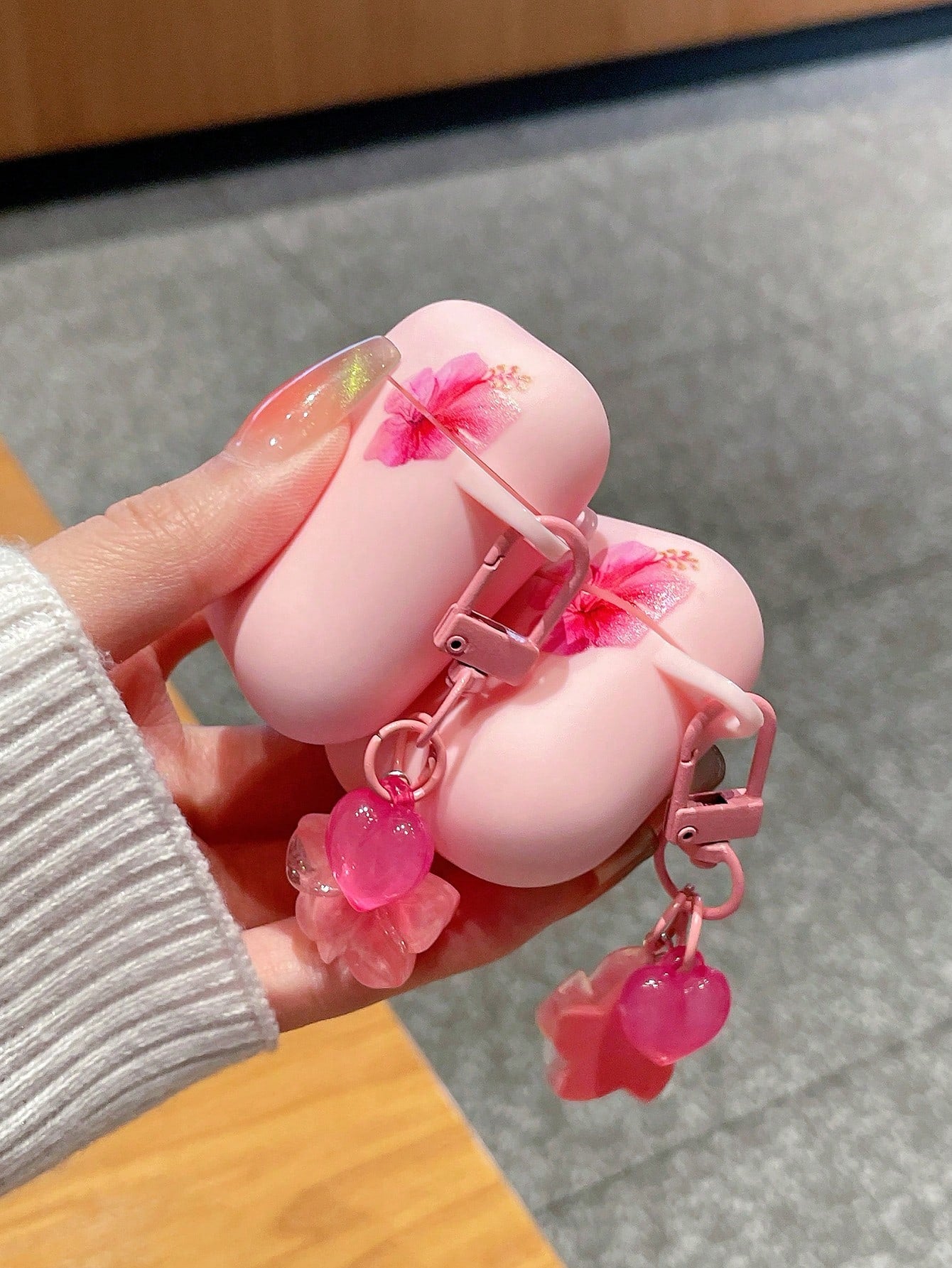 1pc Pink Hibiscus Flower Print With Flower Heart Pendant Anti-Drop Apple Bluetooth Earphone Case, Covers, Summer Sweet Girl Sexy Style Earphone Protective Sleeve, Hibiscus Flower Earpods Case, Valenti