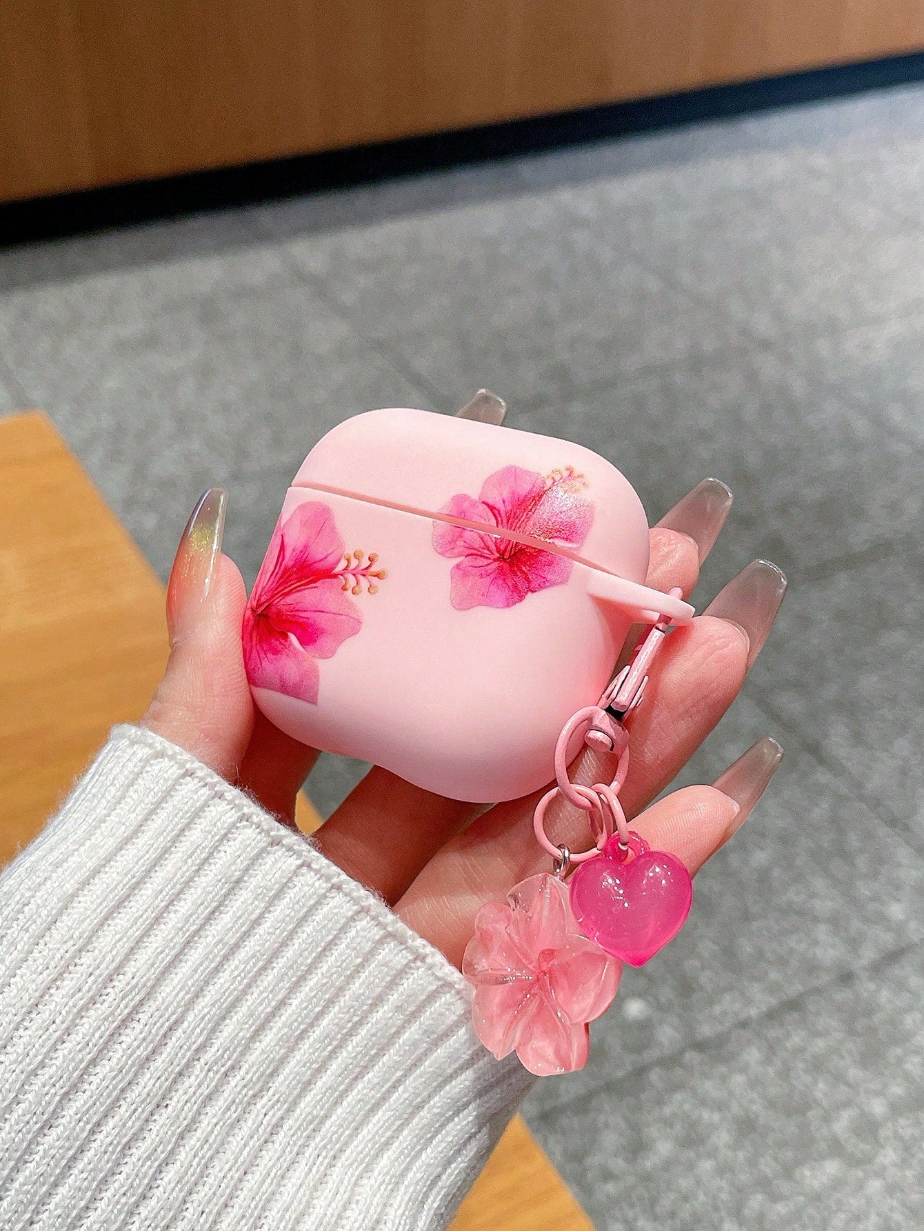 1pc Pink Hibiscus Flower Print With Flower Heart Pendant Anti-Drop Apple Bluetooth Earphone Case, Covers, Summer Sweet Girl Sexy Style Earphone Protective Sleeve, Hibiscus Flower Earpods Case, Valenti