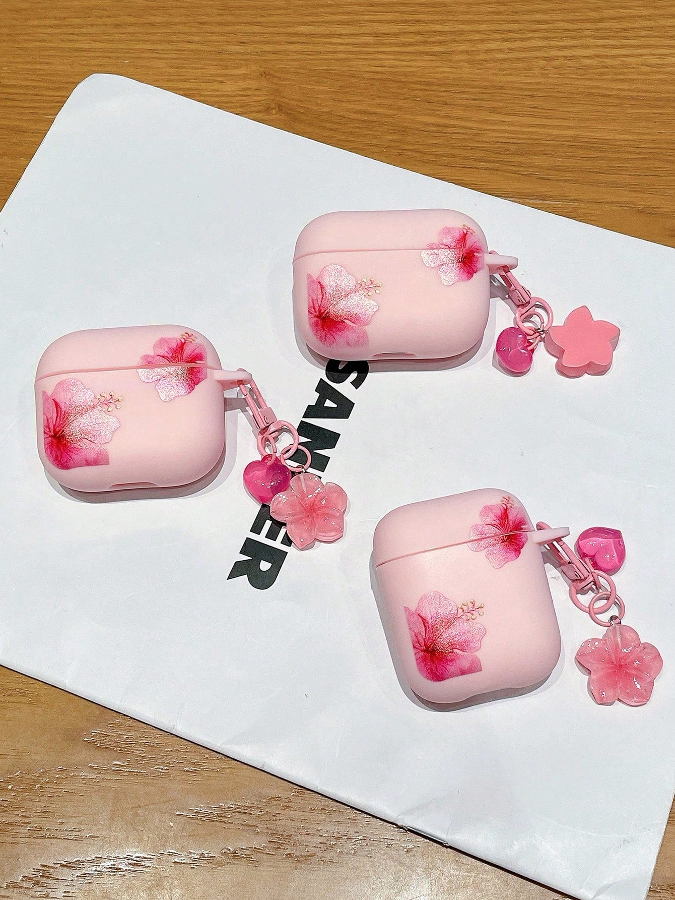 1pc Pink Hibiscus Flower Print With Flower Heart Pendant Anti-Drop Apple Bluetooth Earphone Case, Covers, Summer Sweet Girl Sexy Style Earphone Protective Sleeve, Hibiscus Flower Earpods Case, Valenti