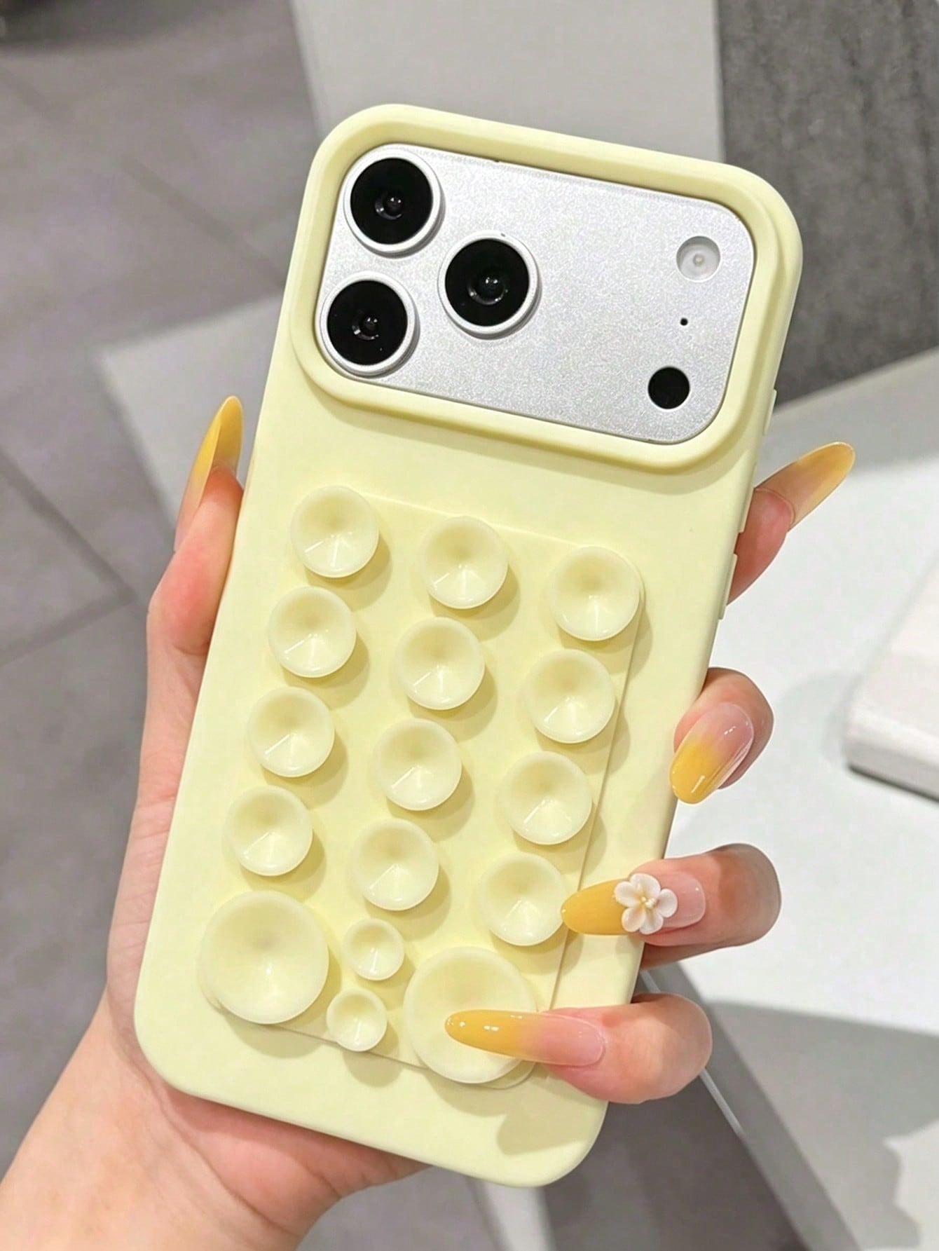 1pc Solid Color Suction Cup Anti-Fall Phone Protective Case, TPU Material, Can Be Given As A Holiday Gift, Compatible With Apple Phone 11 12 13 14 15 16pro/Promax/14 15 16plus/17