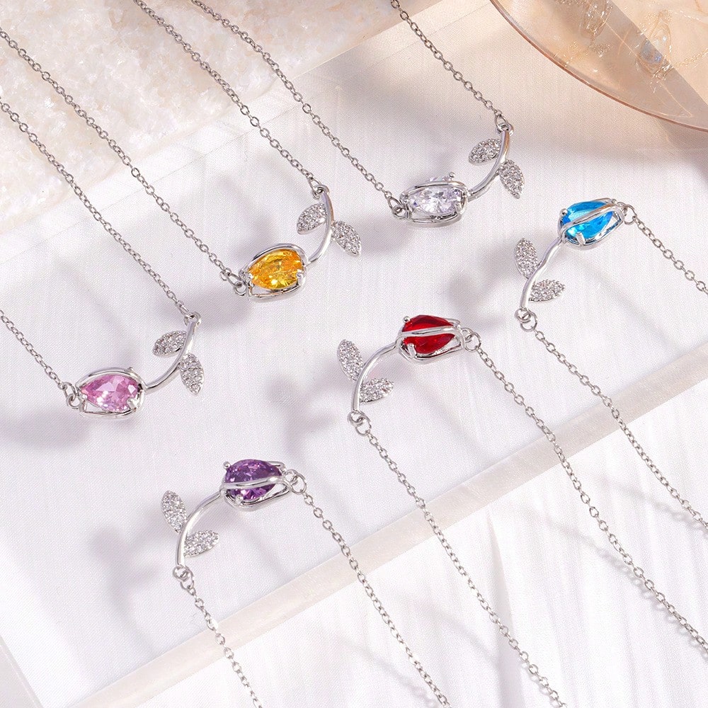 1pc Tulip Flower Necklace For Women, Niche Design, Versatile, Premium Titanium Steel Accessory