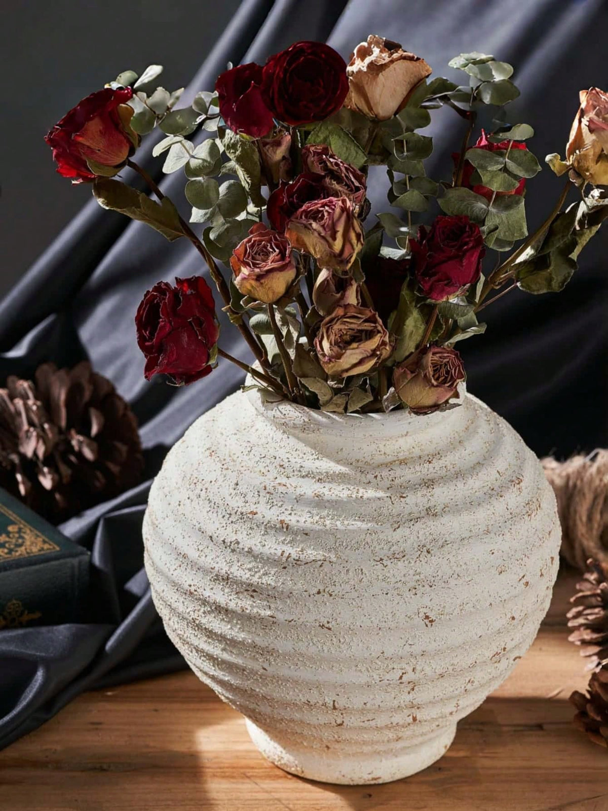 1pc Wabi-Sabi Style Distressed White Ceramic Vase, Rustic Textured Round Vase, Suitable For Dried Flowers, Country Home Tabletop Decor, Wedding Decoration, Gift For Family And Friends (No Electricity