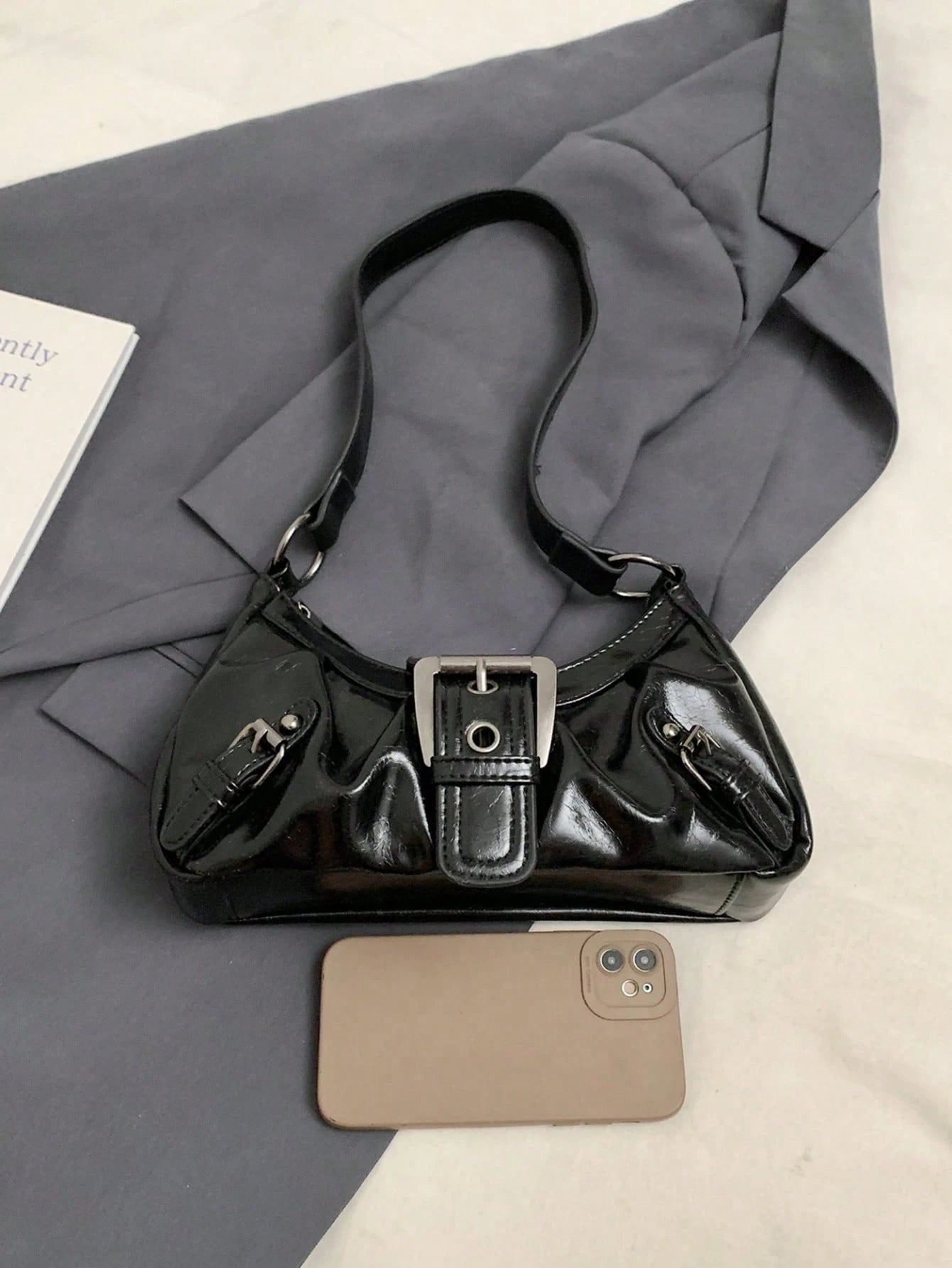 1pc Women's Vintage Style Motorcycle Bag, Made Of Soft Leather, With Rivet Decoration, Buckle Design, Pleated Body, Cloud-Shaped. This Bag Is Suitable For Work, Commuting, Dating Or Attending Parties.